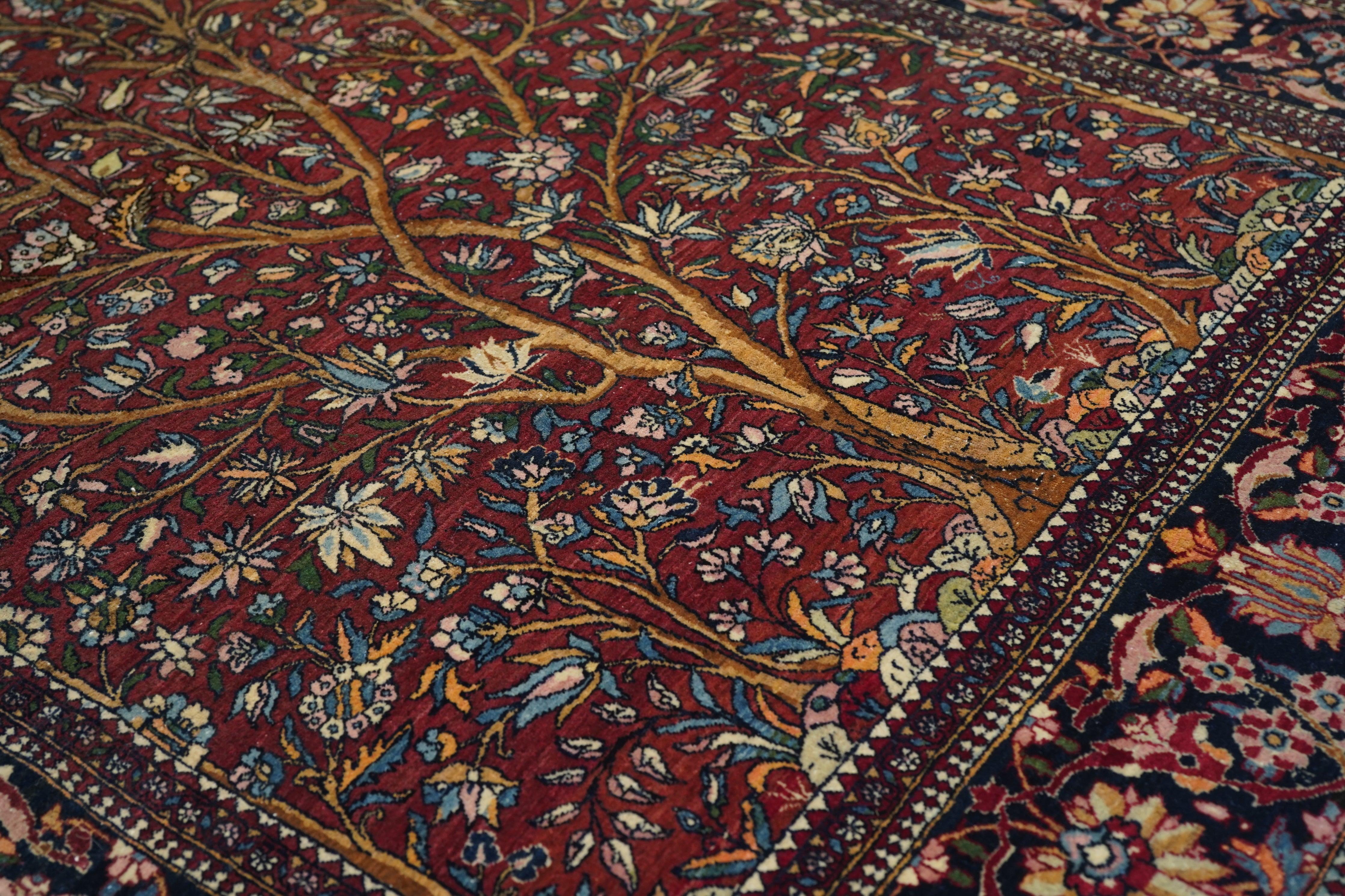 Alfombra antigua Isfahan 4'7'' x 7'1'' siglo XX en venta