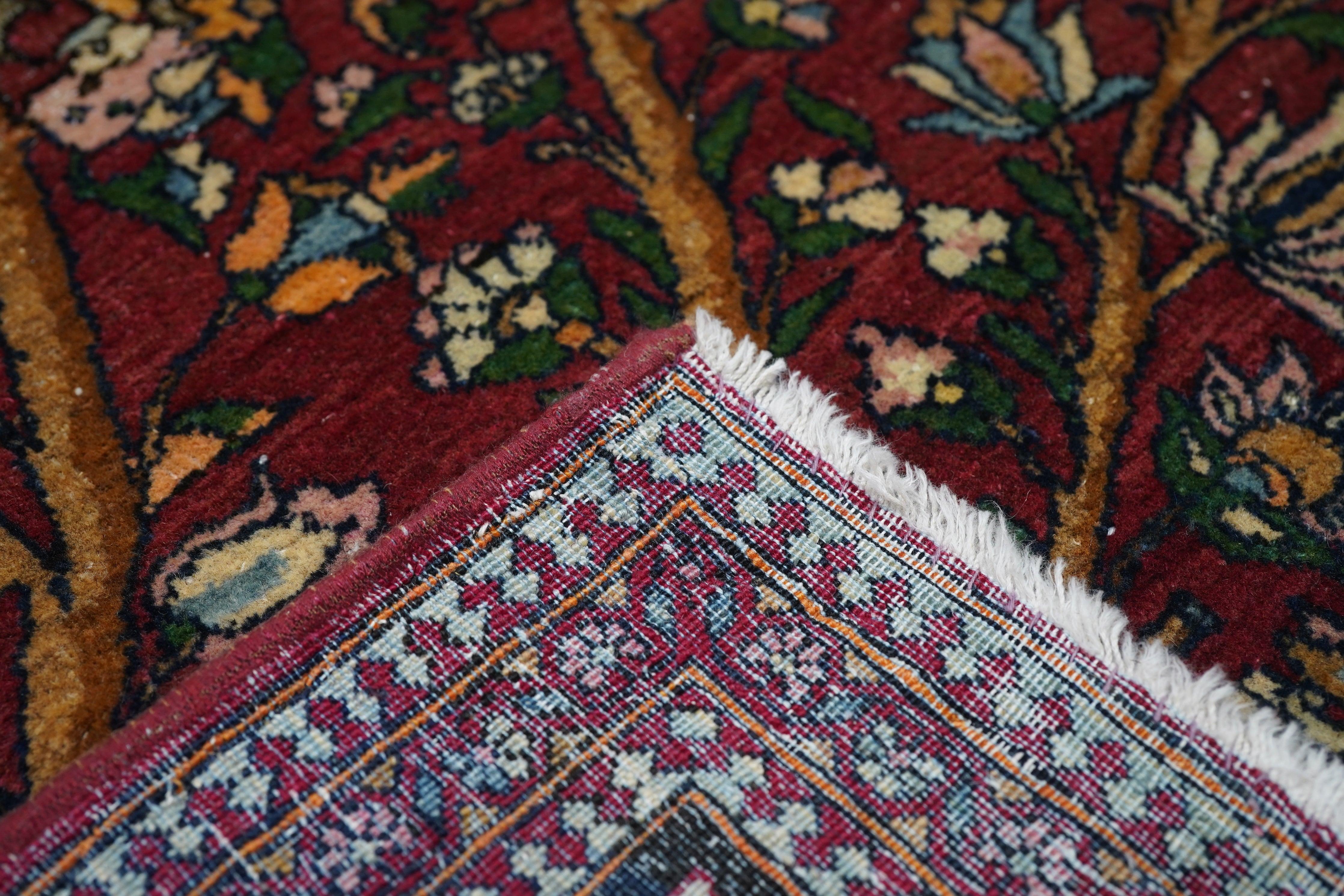 Alfombra antigua Isfahan 4'7'' x 7'1'' en venta 2