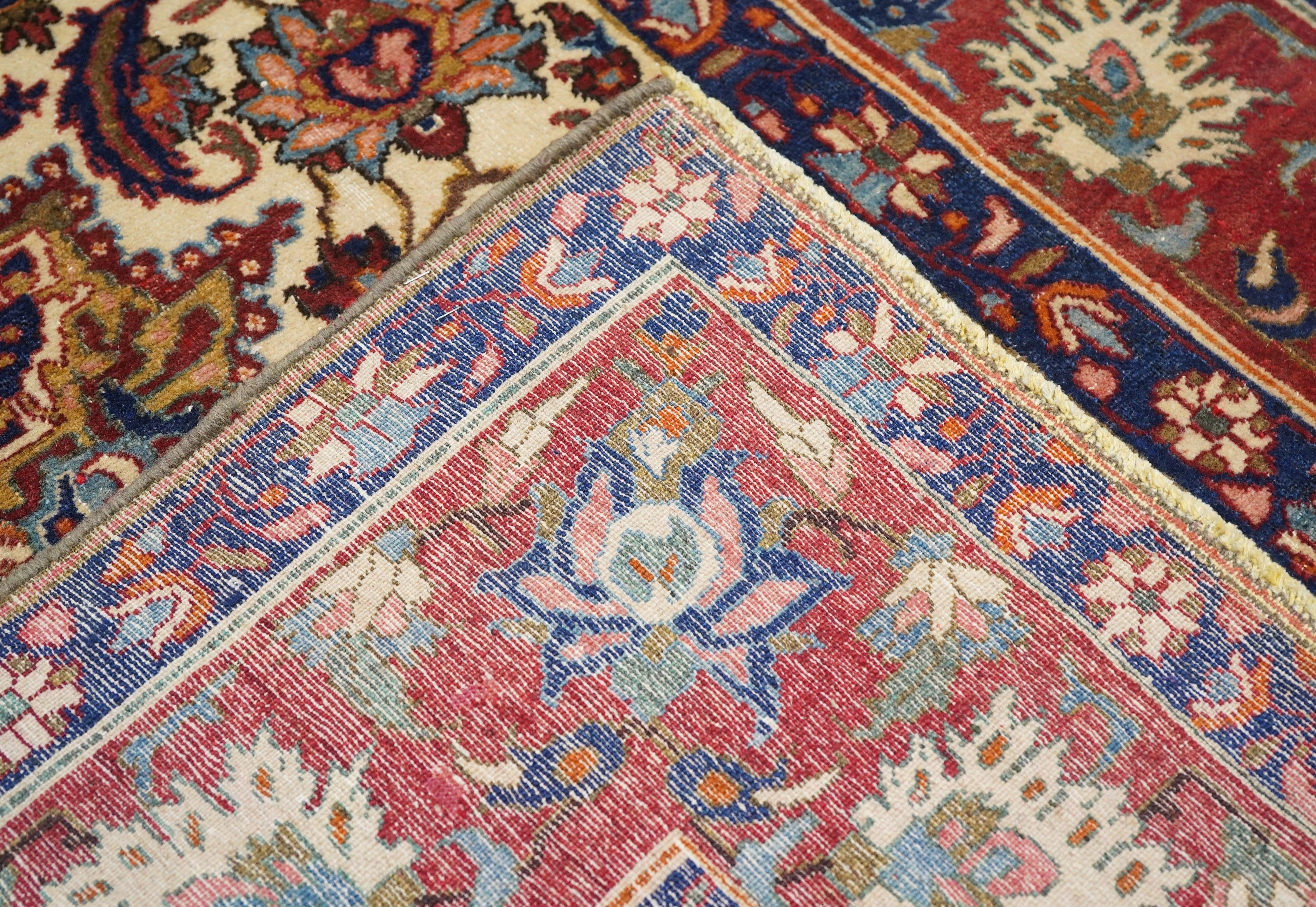Antique Isfahan Rug 4'9'' x 7'5'' For Sale 5