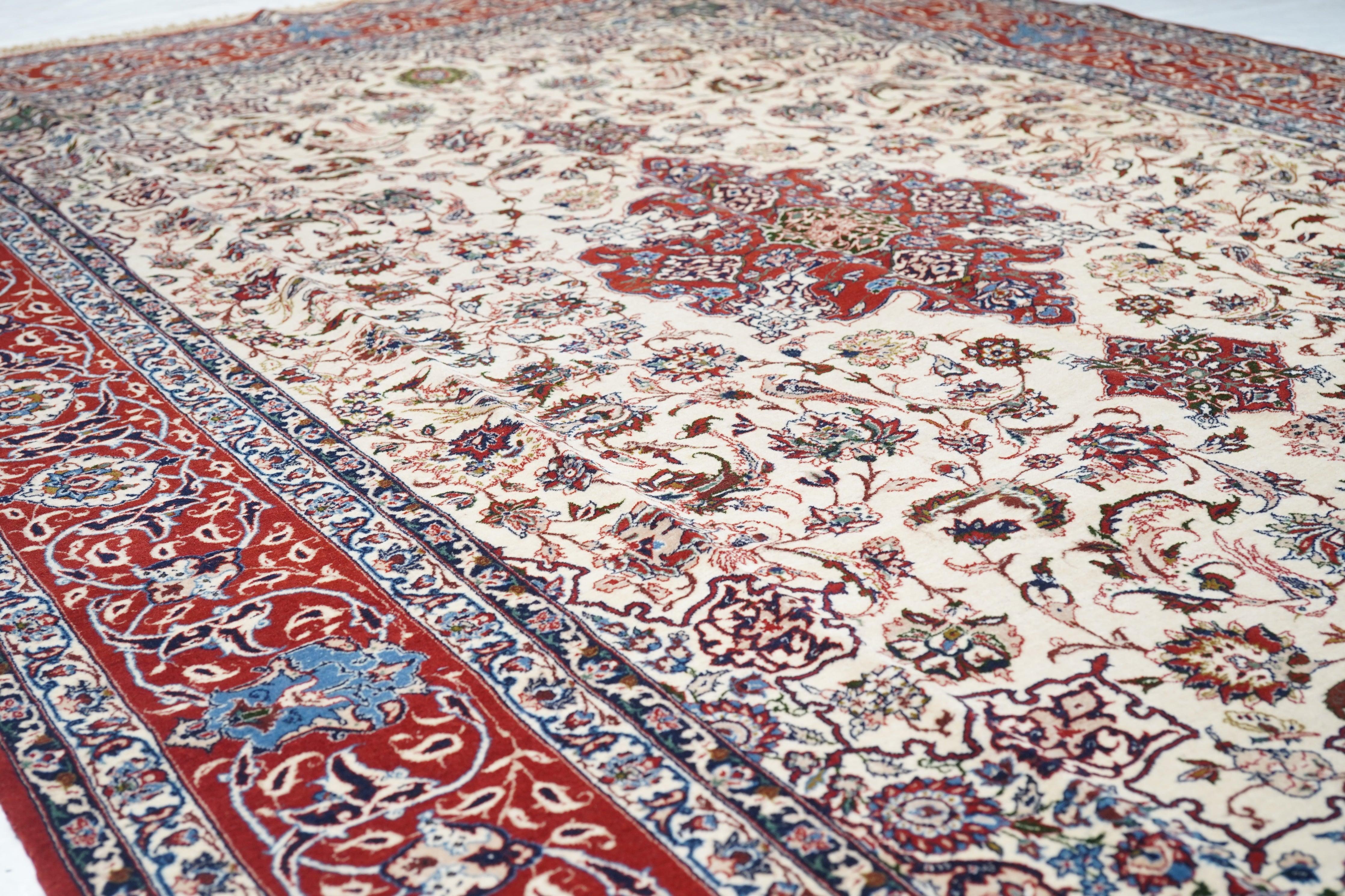 Lana Tappeto Isfahan antico 6'7'' x 9'8'' in vendita