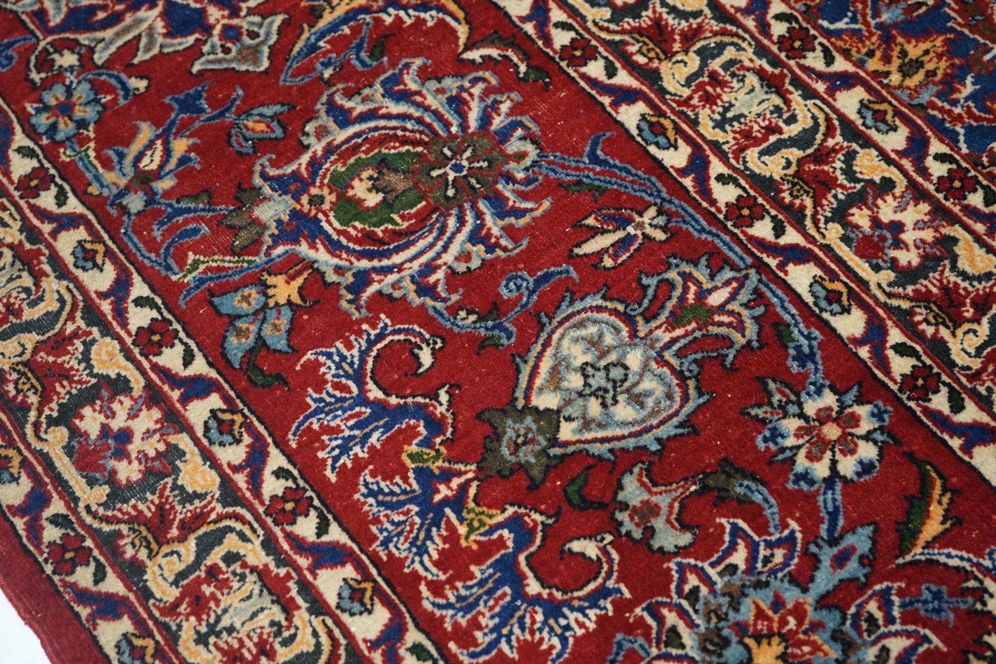 Antique Isfahan Rug 7'3'' x 10'6'' In Good Condition For Sale In New York, NY