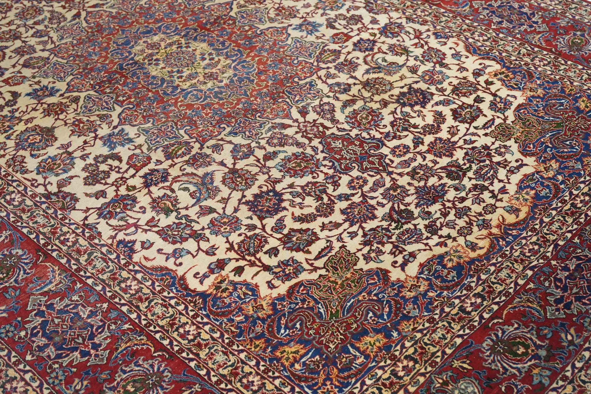 Early 20th Century Antique Isfahan Rug 7'3'' x 10'6'' For Sale
