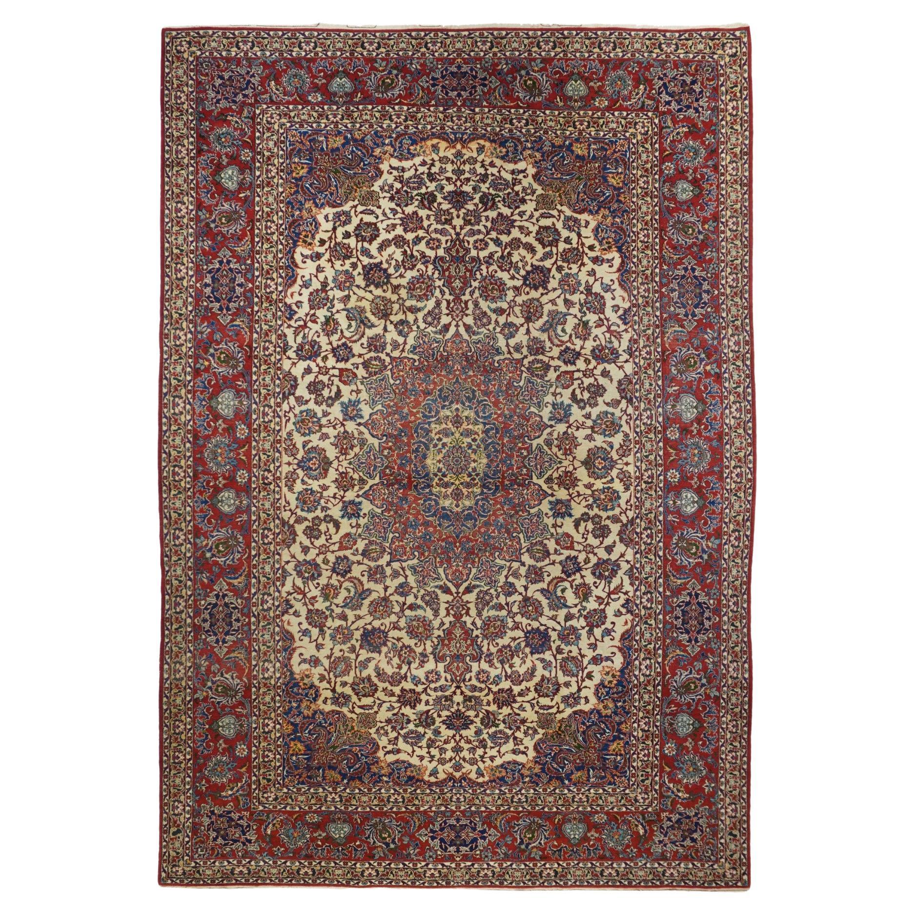 Antiker Isfahan-Teppich 7'3'' x 10'6''