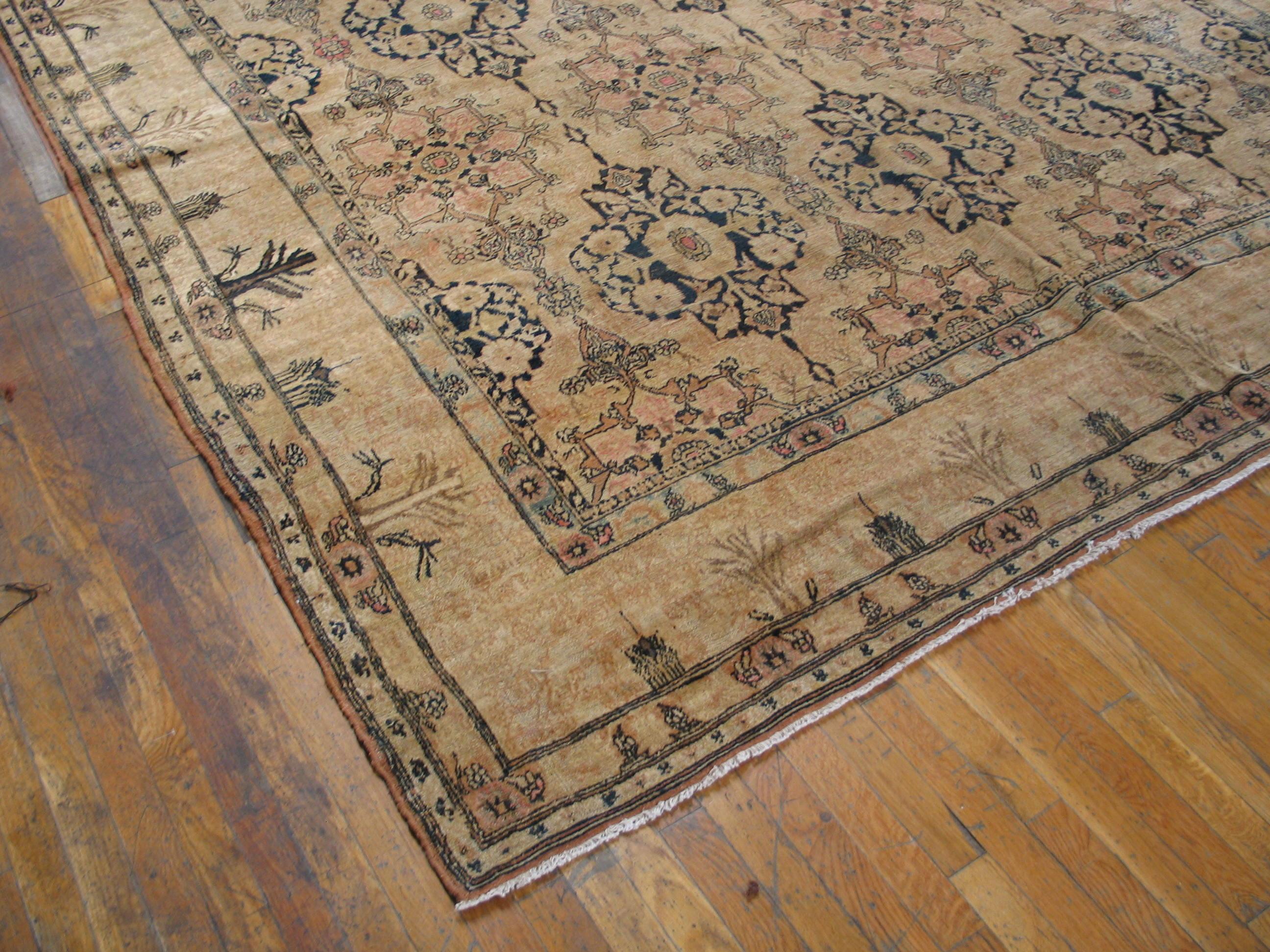 Late 19th Century Central Persian Isfahan Carpet ( 9' x 17'6