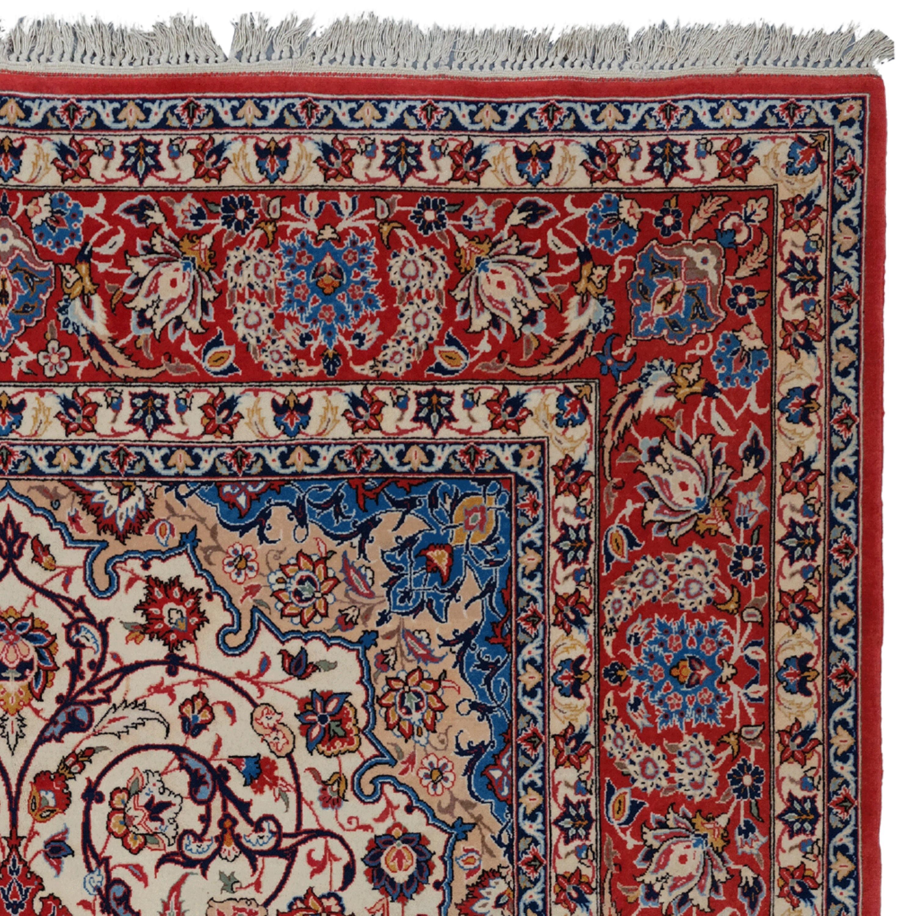 Antique Isfahan Rug - Late of 19th Century Isfahan Rug, Antique Rug, Vintage Rug In Good Condition For Sale In Sultanahmet, 34