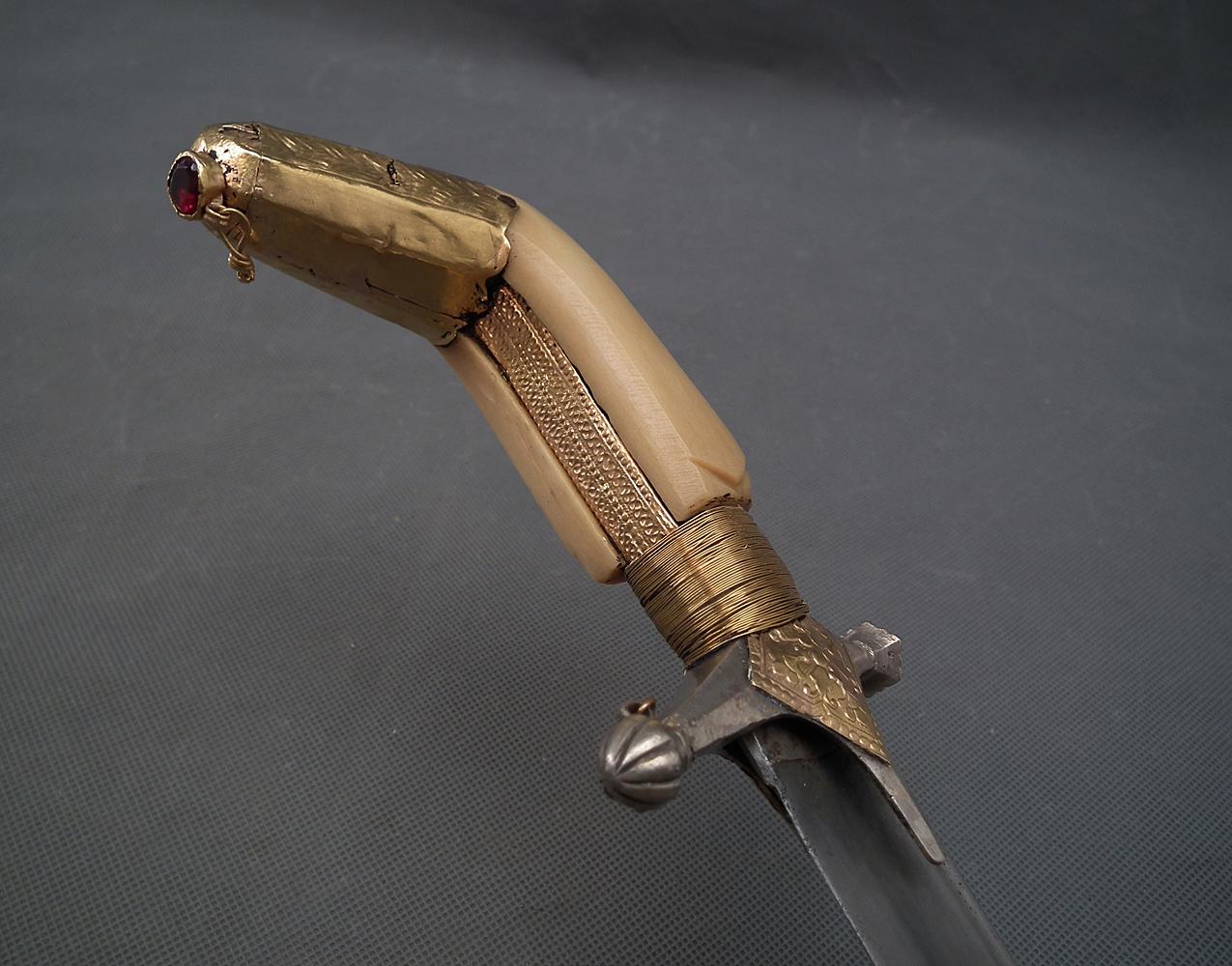 Antique Islamic Arab Sword Solid 22k Gold Mounts Damascus Steel Mughal Shamshir For Sale 1