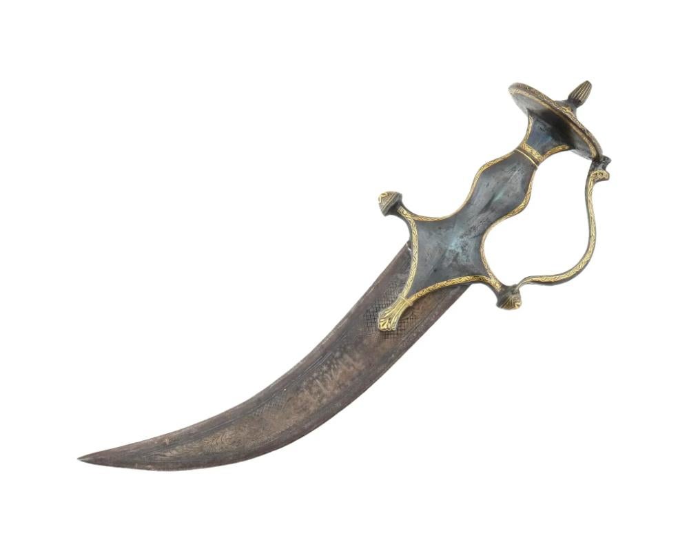 Antique Islamic Curved Dagger With Gold Inlay In Good Condition For Sale In New York, NY