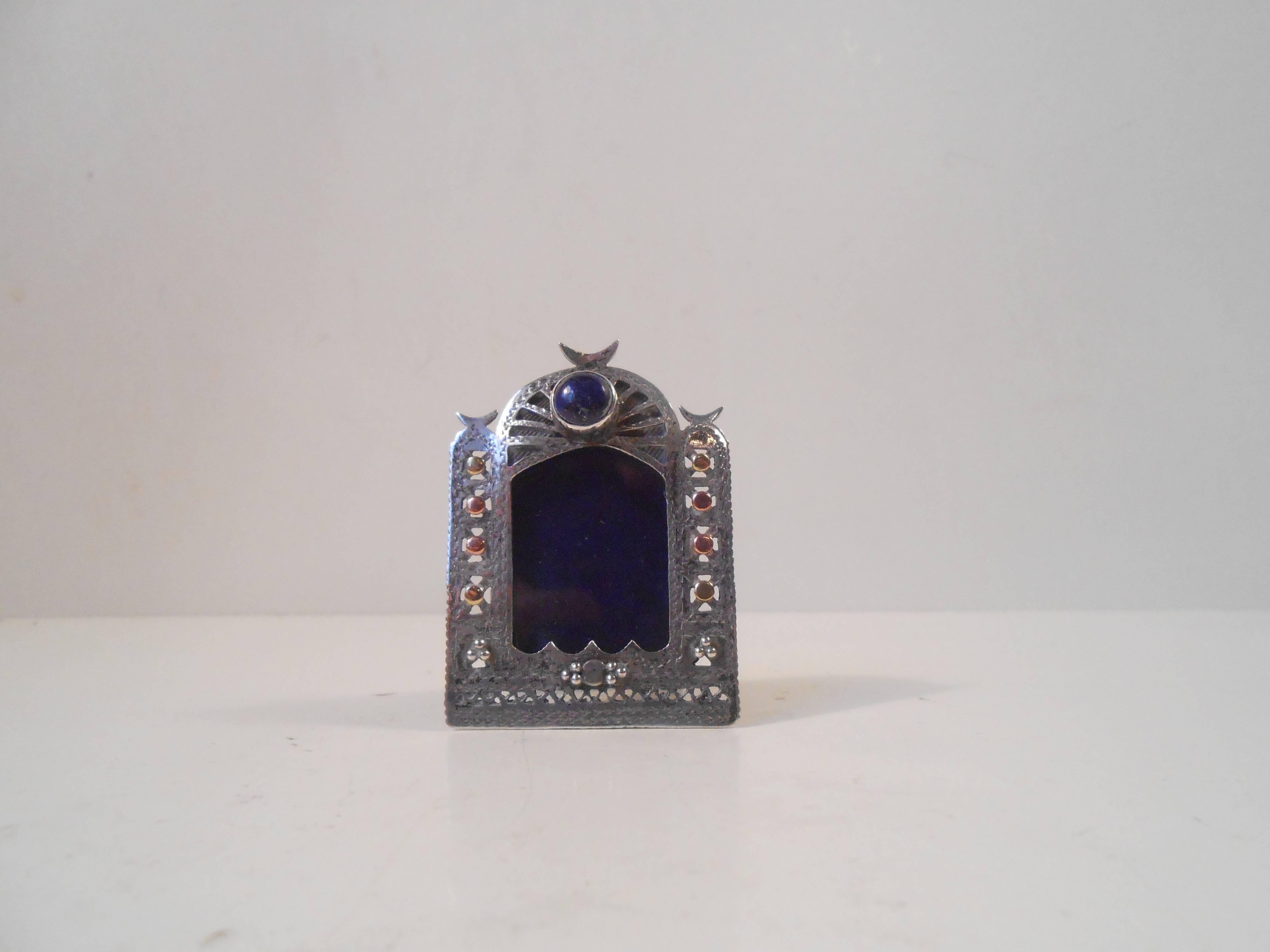 Antiker islamischer Miniatur-Silberrahmen mit Blutsteinrose:: Weiß & Gelbgold (Islamisch) im Angebot