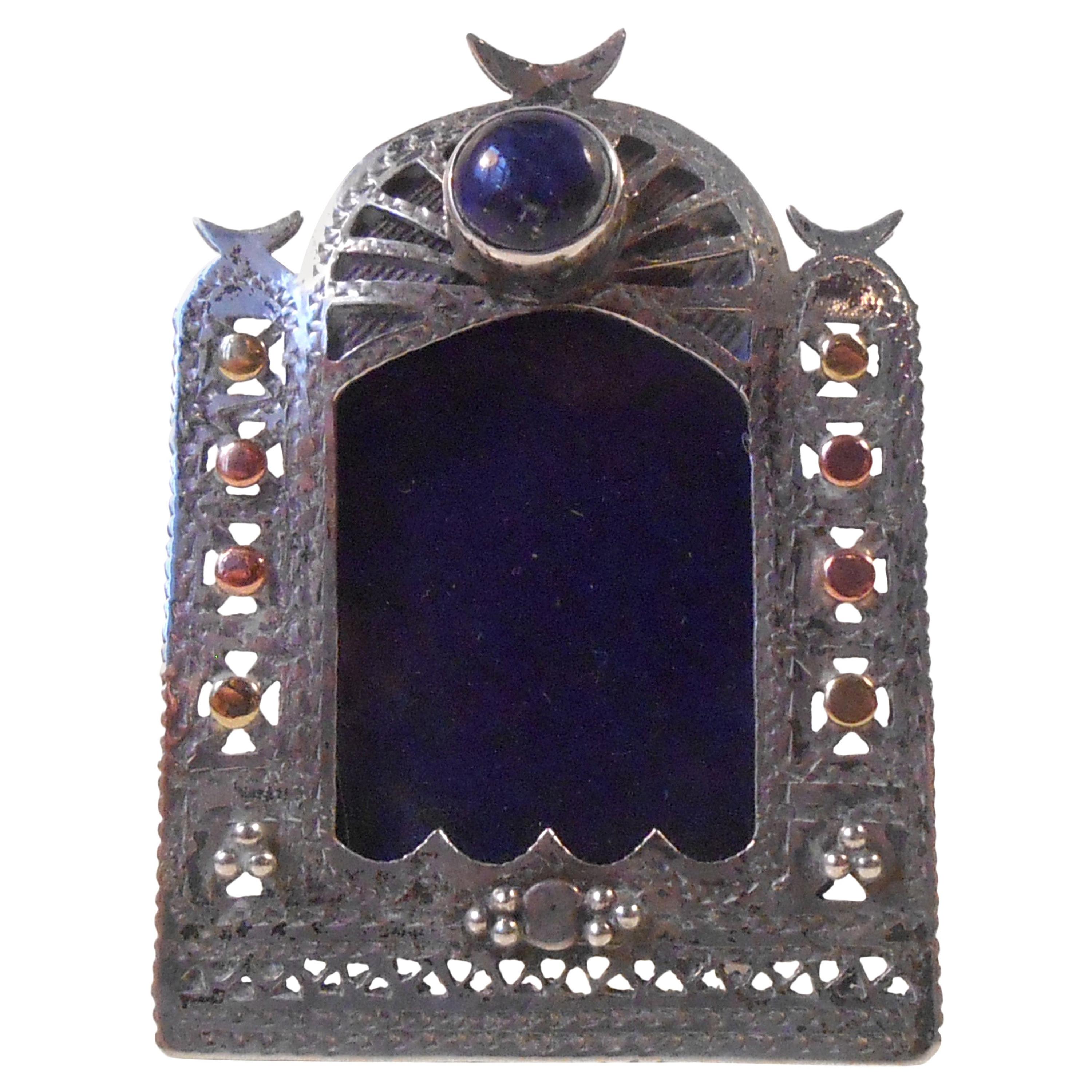 Antiker islamischer Miniaturrahmen aus Silber mit Blutstein in Rose, Weiß und Gelbgold im Angebot