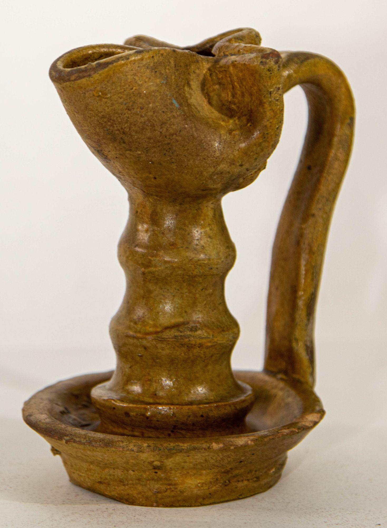Antike islamische persische glasierte Öllampe im Nishapur-Stil aus Keramik im Angebot 12