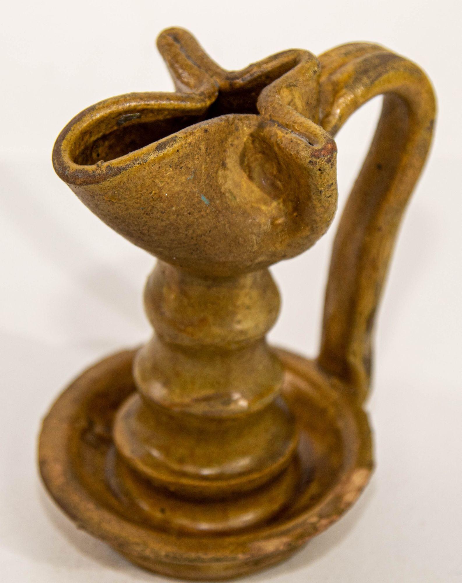 Antike islamische persische glasierte Öllampe im Nishapur-Stil aus Keramik (Asiatisch) im Angebot