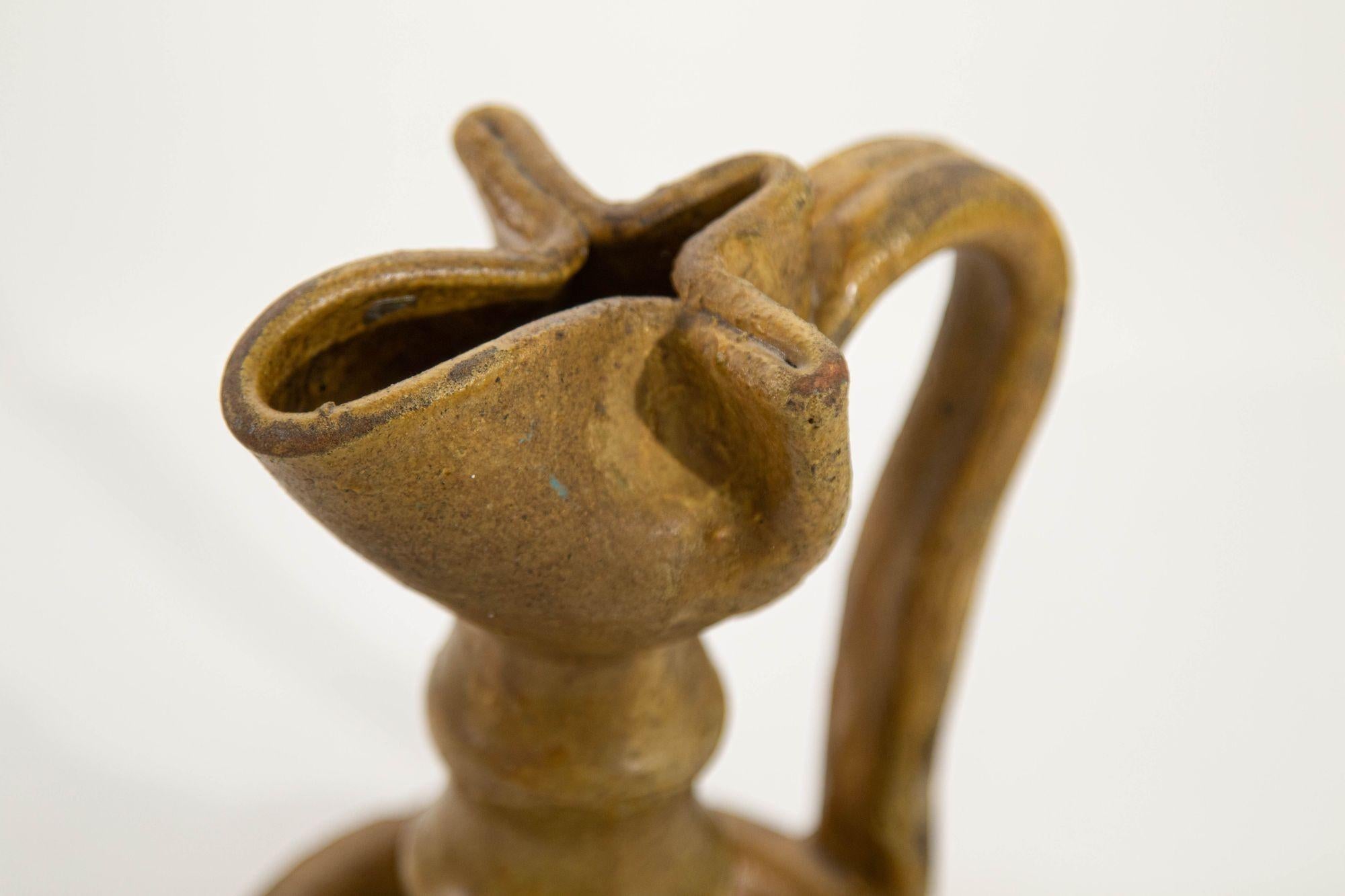 Antike islamische persische glasierte Öllampe im Nishapur-Stil aus Keramik (Handgefertigt) im Angebot