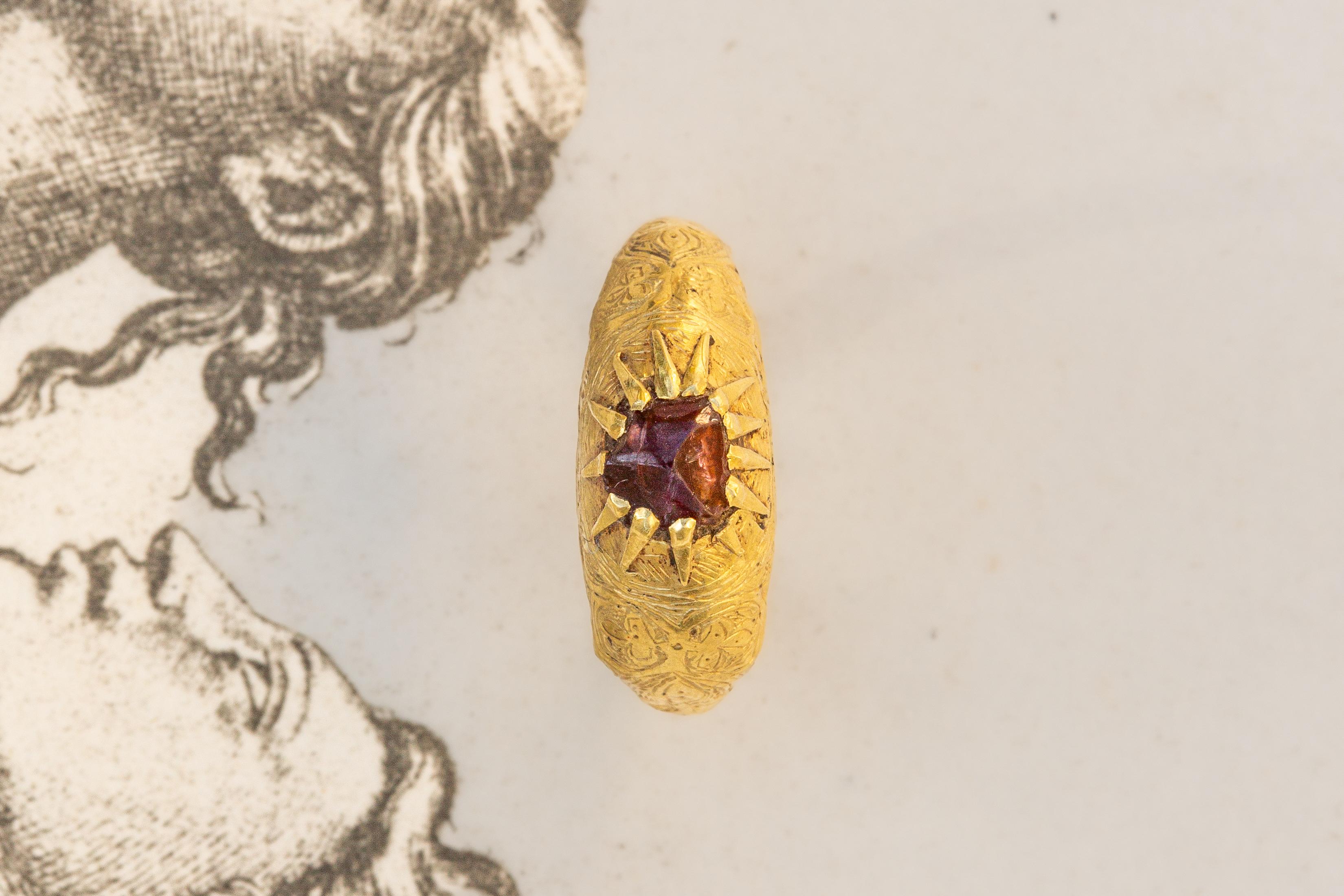 Antique Islamic Seljuk ‘Selçuklu’ Period Gold Ring with Garnet 12th Century AD 5