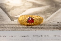 Antique Islamic Seljuk ‘Selçuklu’ Period Gold Ring with Garnet 12th Century AD