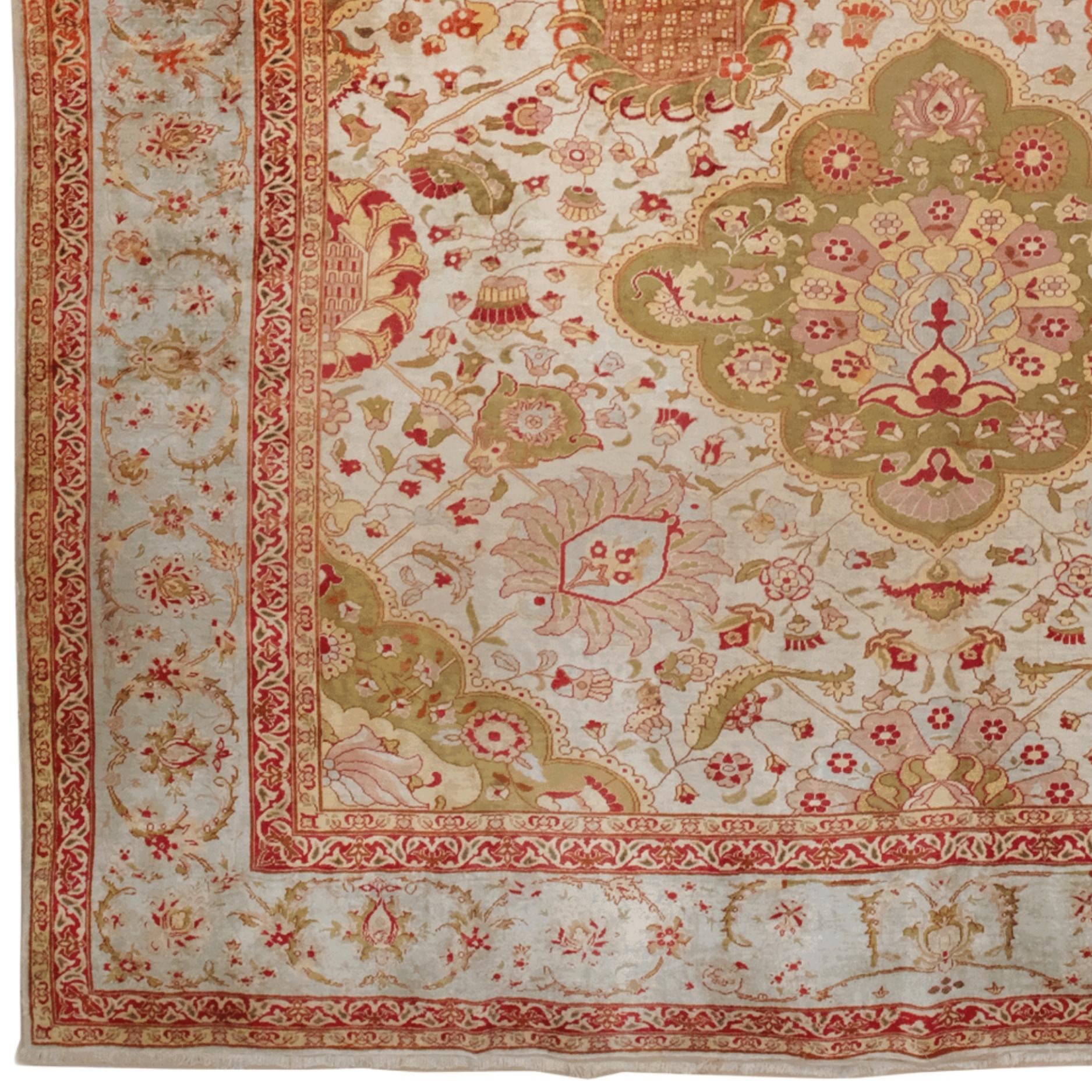 Istanbuler Seidenteppich

Dieser antike Istanbuler Seidenteppich ist ein prächtiges Beispiel für die Seidenweberei der osmanischen Zeit und bietet sowohl Grandeur als auch Raffinesse. Die zarte Pastellfarbpalette mit Rosé-, Jade-, Elfenbein- und