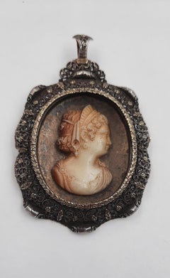 Antique Italian 14 Carat Yellow Gold Silver Filigree Coral Cameo Brooch Pendant