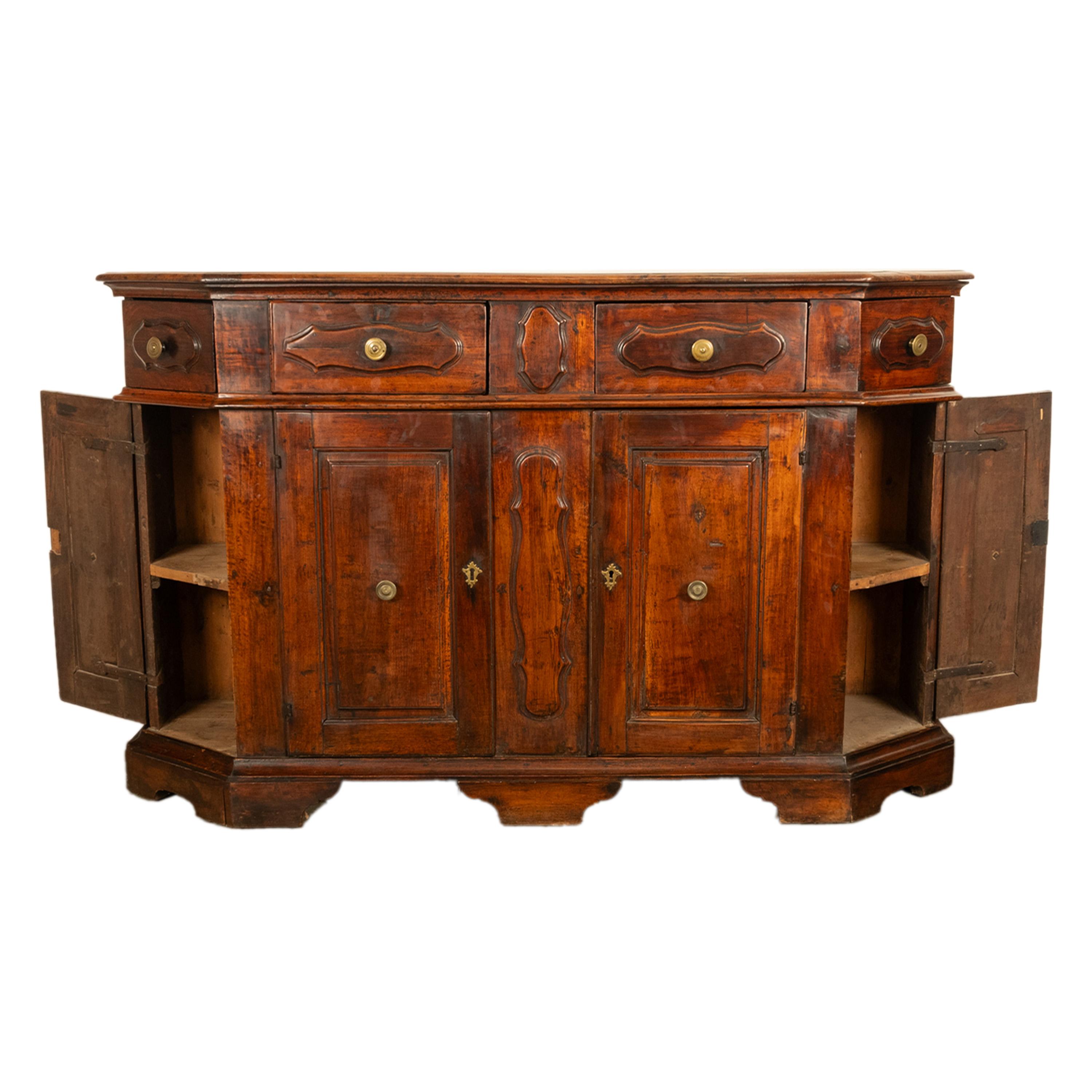 Antigua Credenza Barroca Italiana de Nogal Armario Buffet 1680 Ex Museo de Young en venta 3
