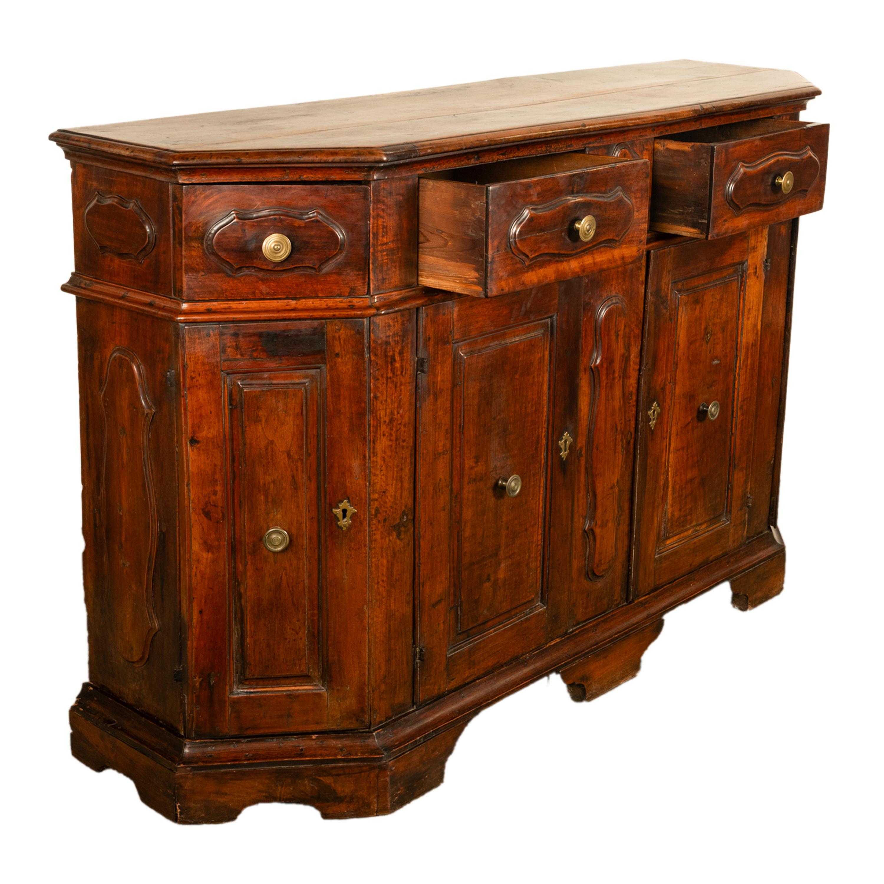 Antigua Credenza Barroca Italiana de Nogal Armario Buffet 1680 Ex Museo de Young en venta 5
