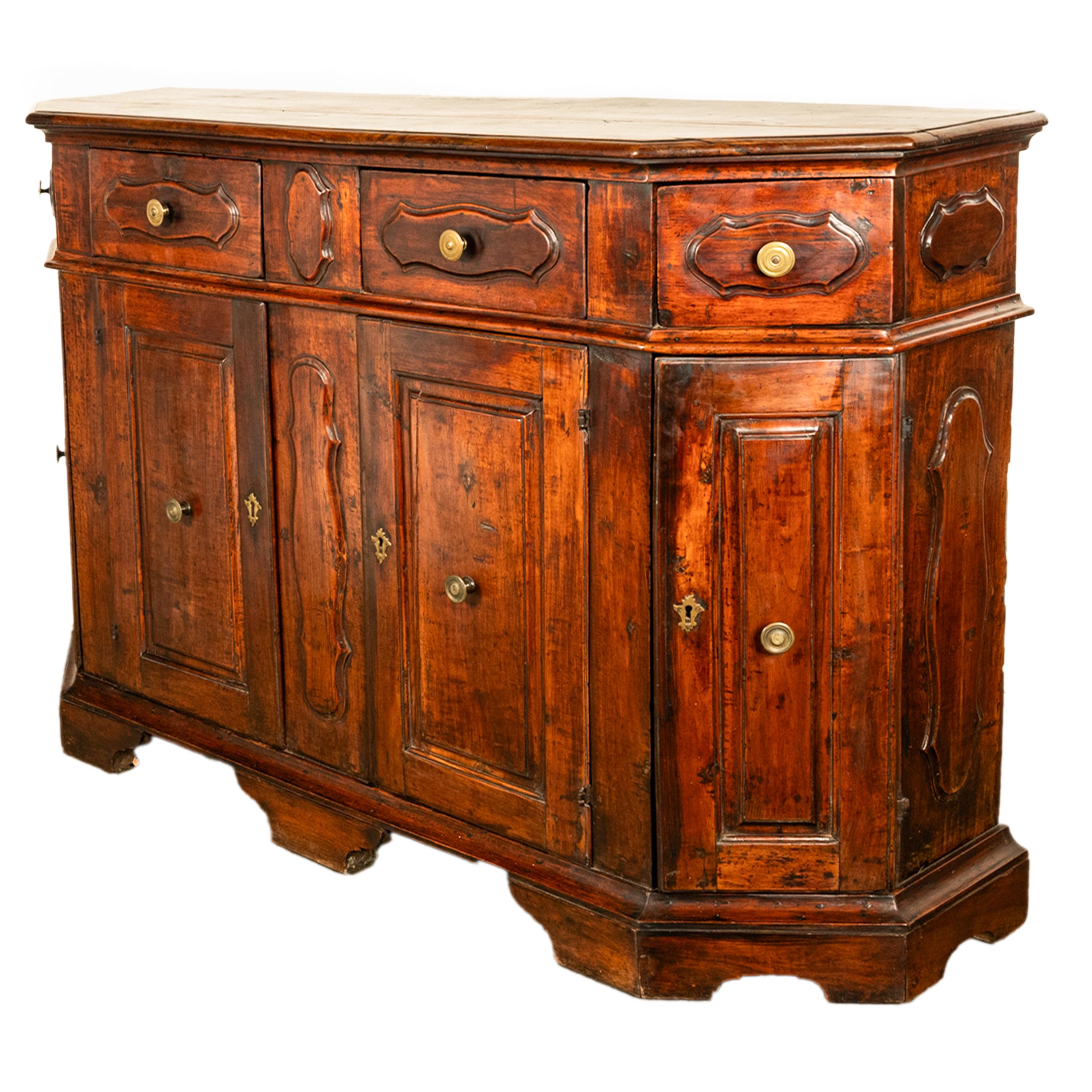 Antigua Credenza Barroca Italiana de Nogal Armario Buffet 1680 Ex Museo de Young Italiano en venta