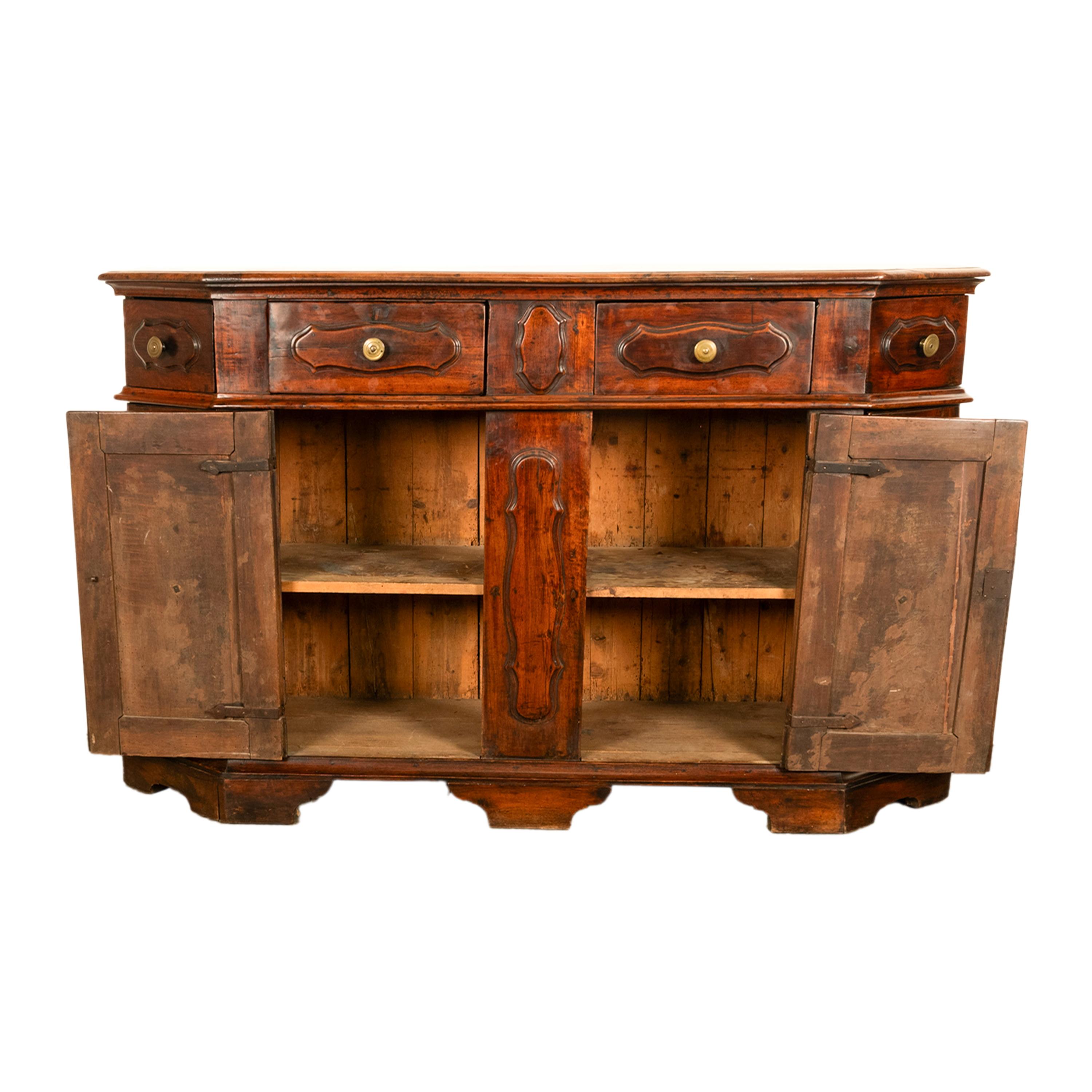 Antigua Credenza Barroca Italiana de Nogal Armario Buffet 1680 Ex Museo de Young en venta 2