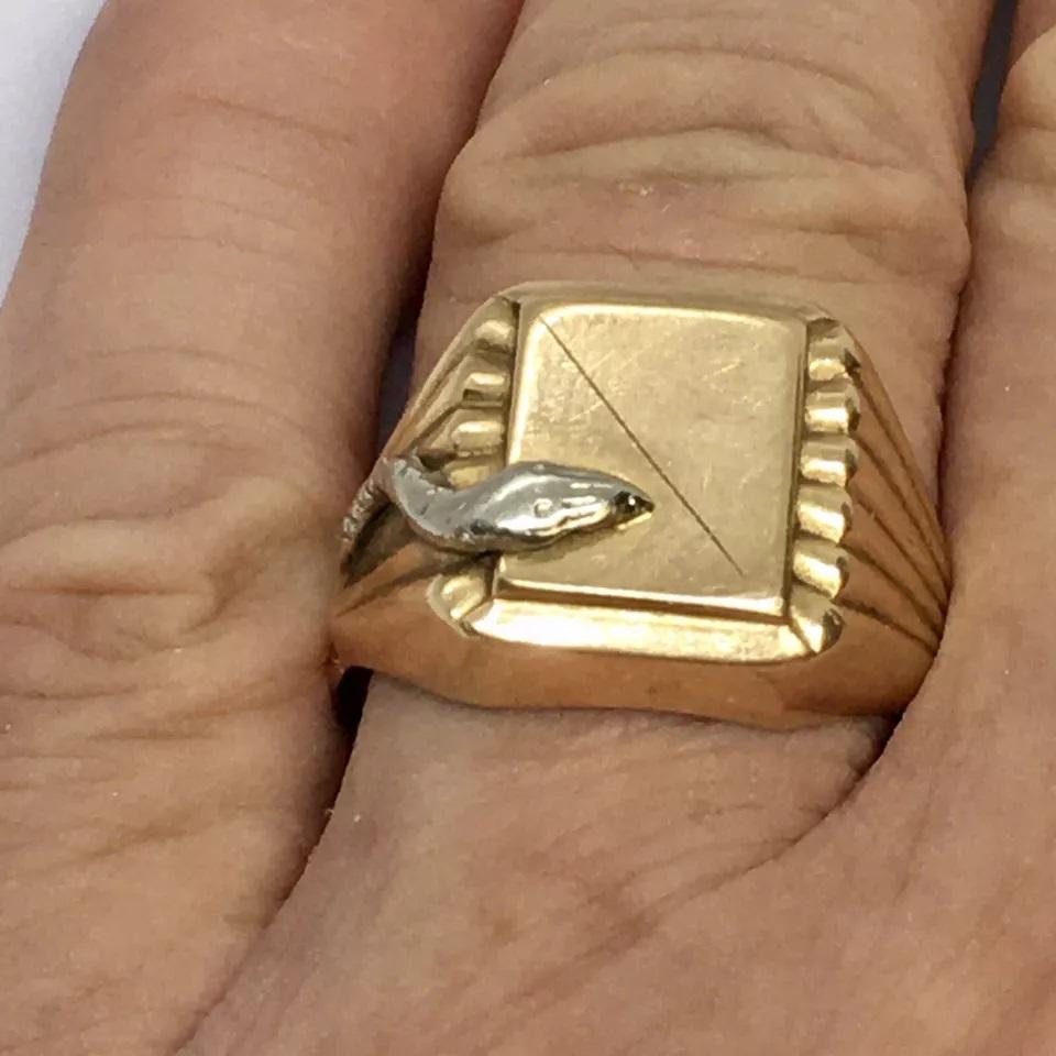 Antique Italian 18K GOLD Serpent SIgnet RIng 8.2 Gram Size 11.5 No Engraving For Sale 2
