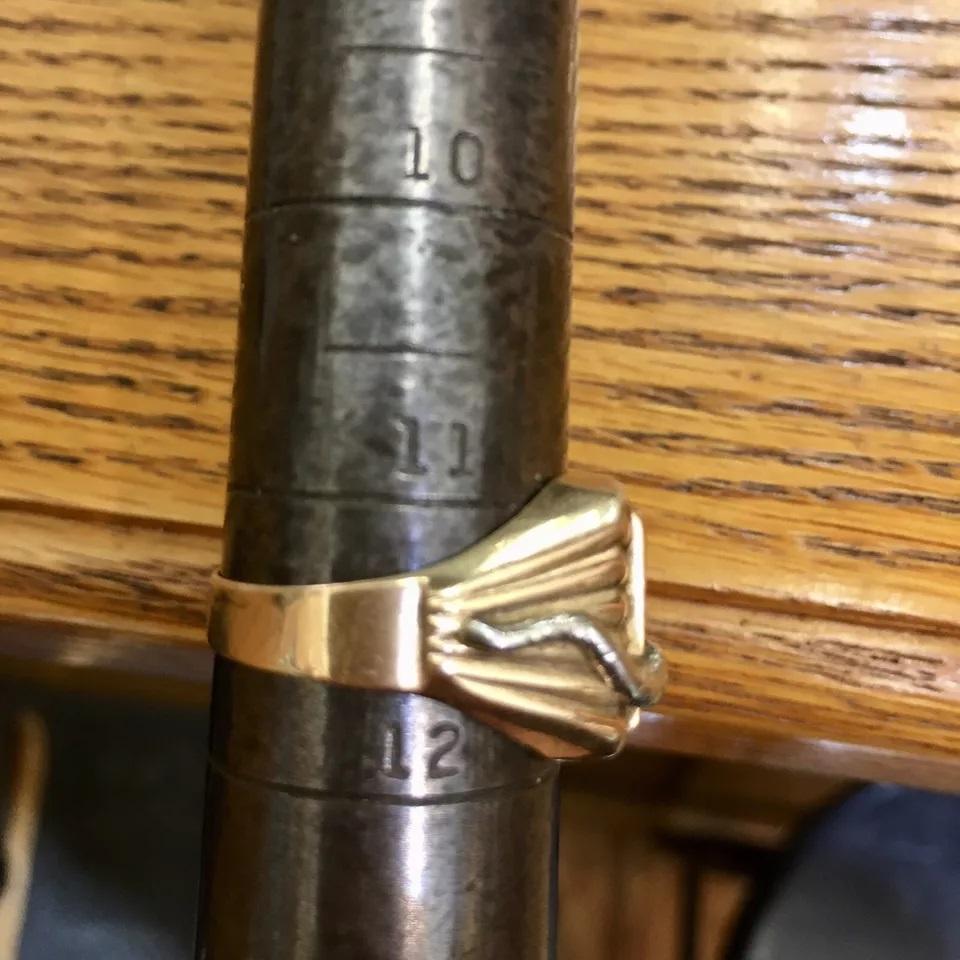 Antique Italian 18K GOLD Serpent SIgnet RIng 8.2 Gram Size 11.5 No Engraving For Sale 3