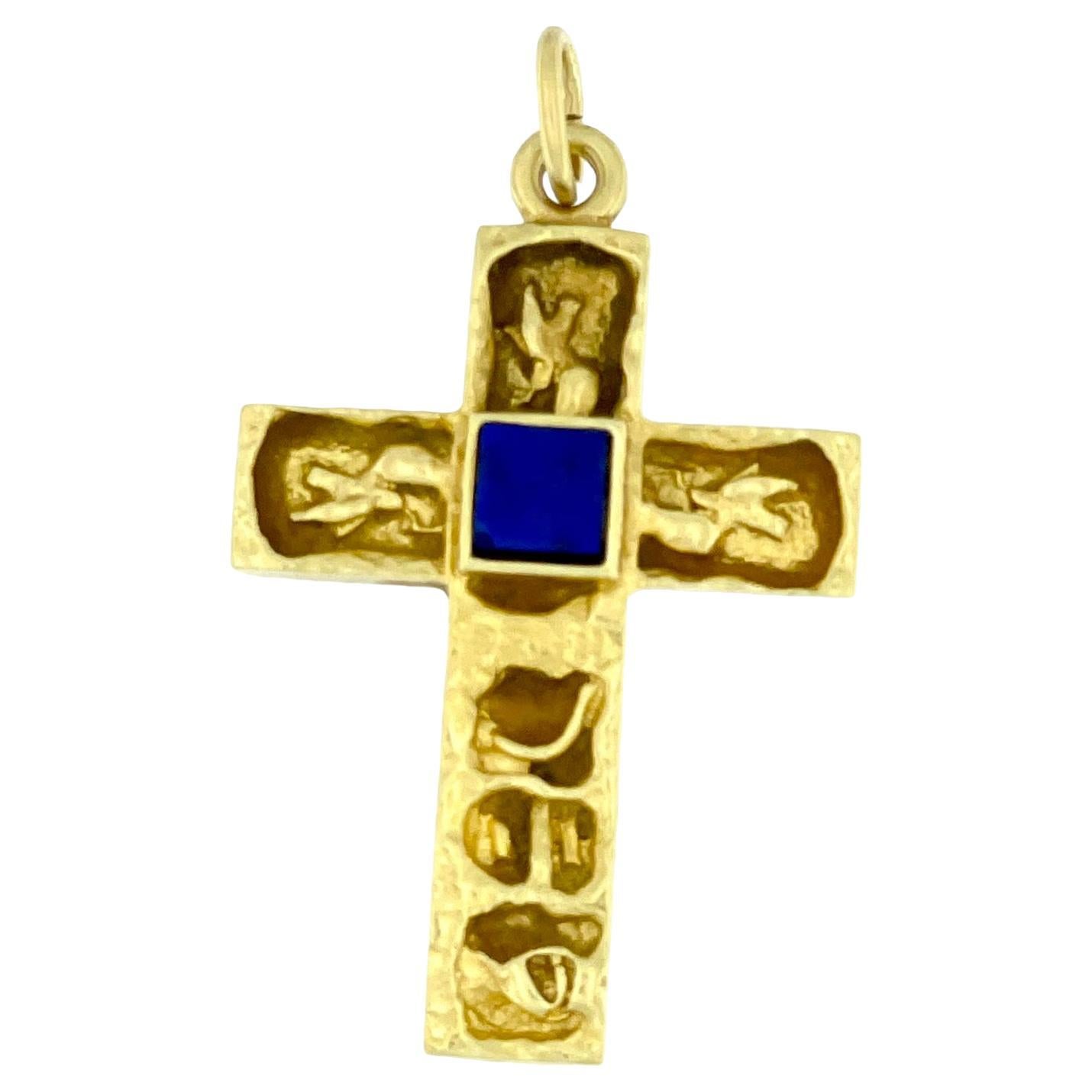 Croix italienne ancienne en or jaune 18 carats avec lapis-lazuli en vente