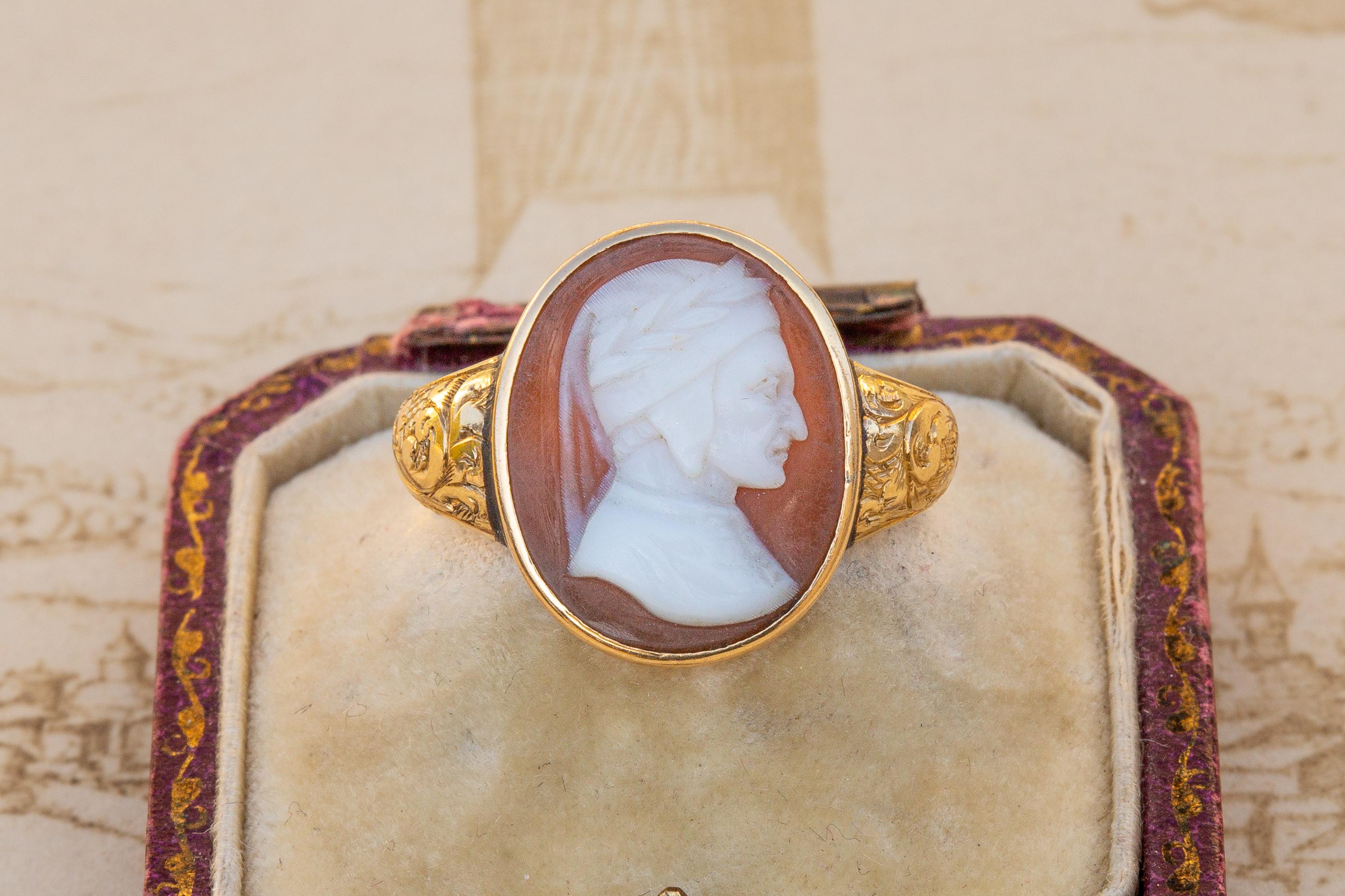 Oval Cut Antique Italian 19th Century Fine Shell Cameo of Dante Alighieri Signet Ring