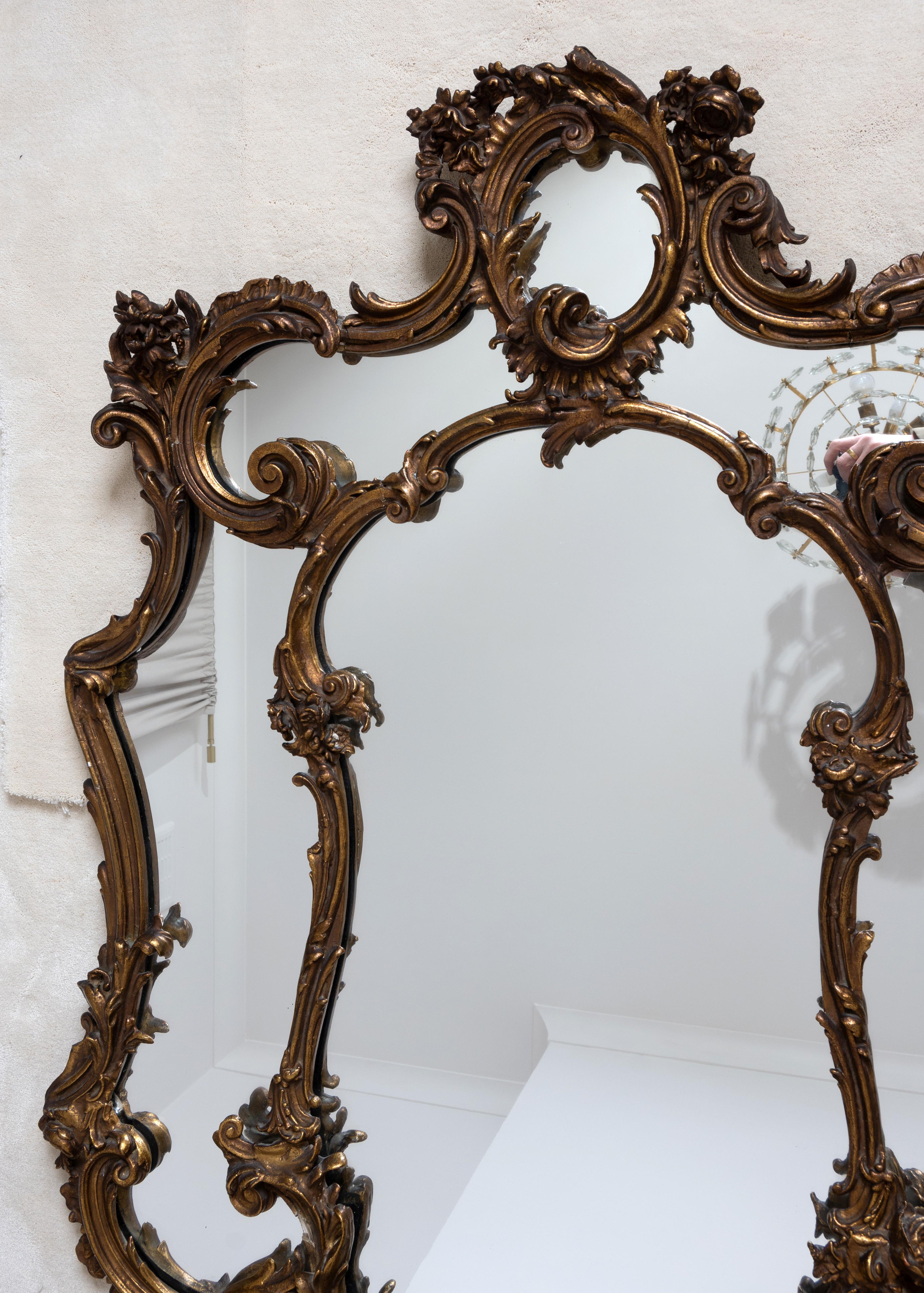 Antique Italian 19th Century Giltwood Wall Mirror (miroir en bois doré)  en vente 4