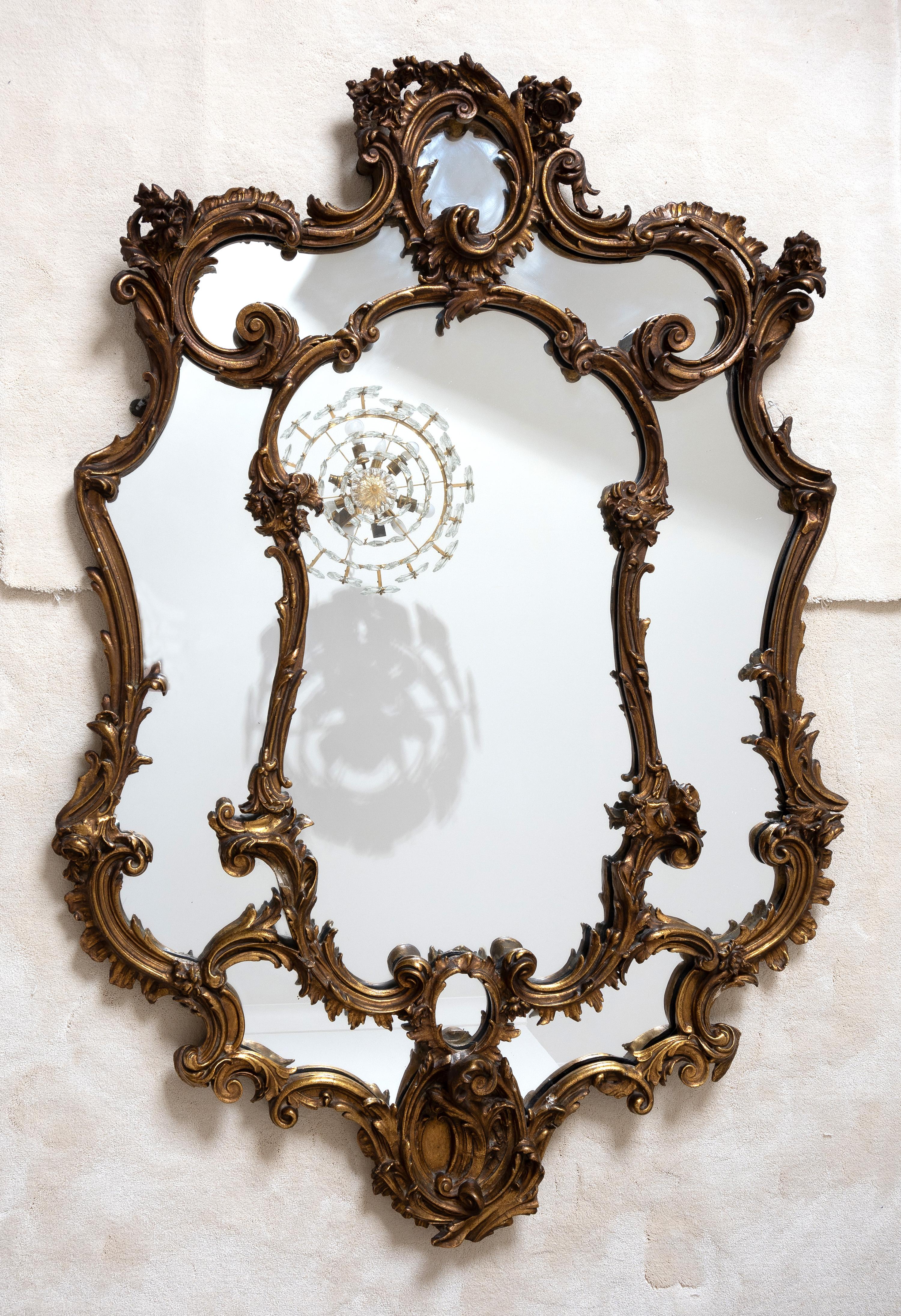 Antique Italian 19th Century Giltwood Wall Mirror (miroir en bois doré)  en vente 7