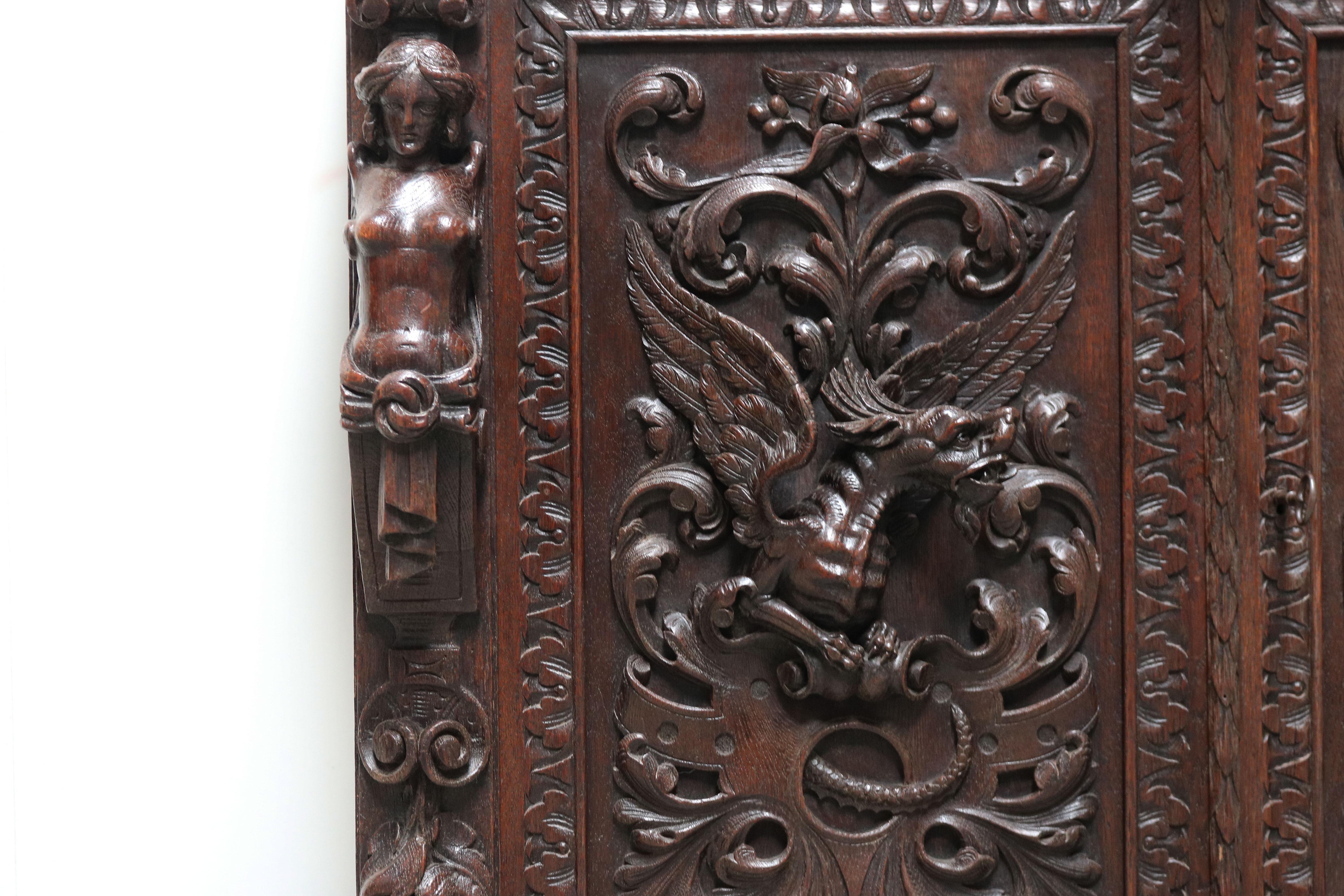 Antique Italian 19th Century Renaissance Revival Bookcase / Display Cabinet Oak For Sale 5