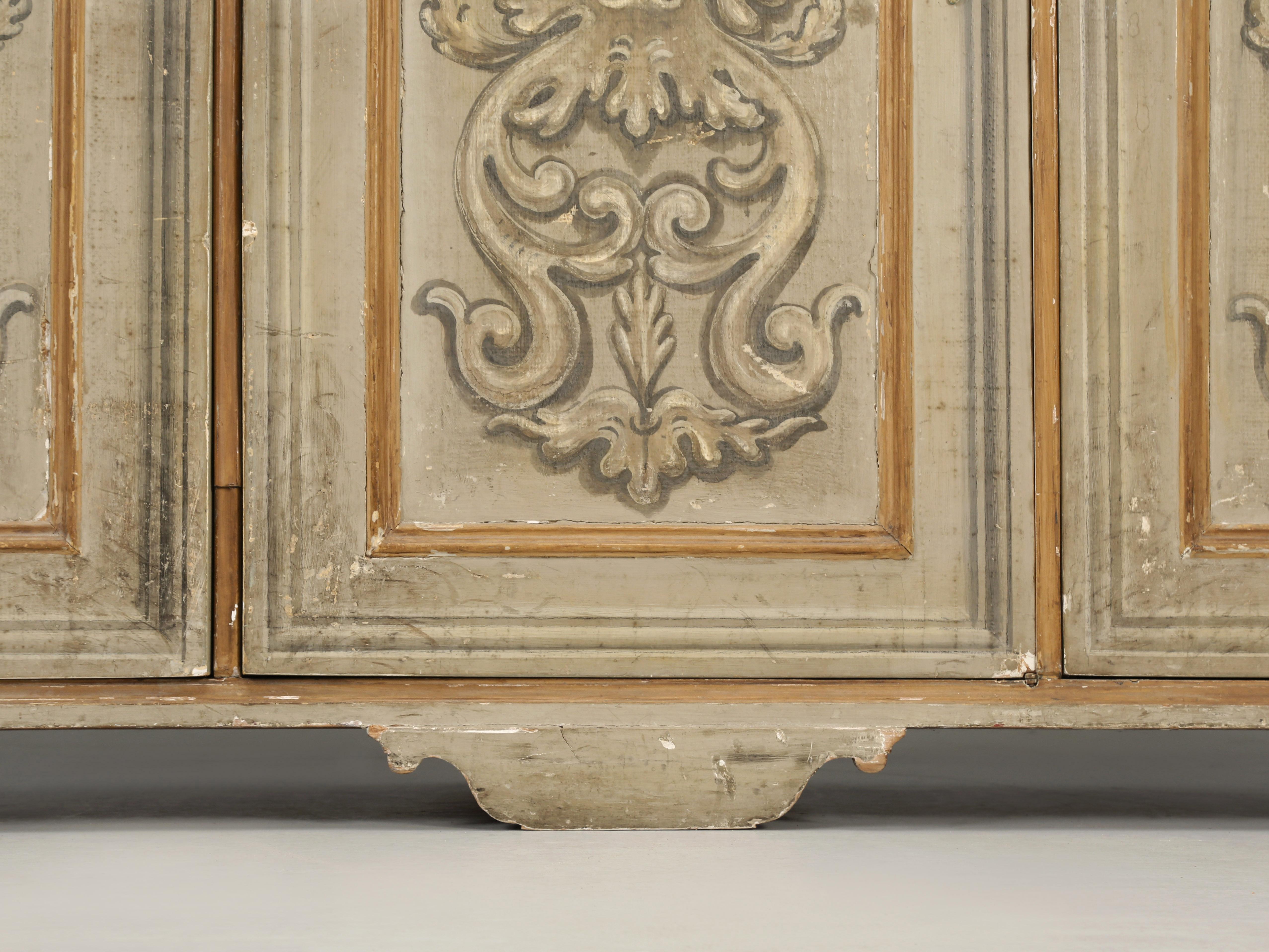 Antikes italienisches 3-türiges Buffet, unrestaurierte Originalfarbe, um 1800  im Angebot 9