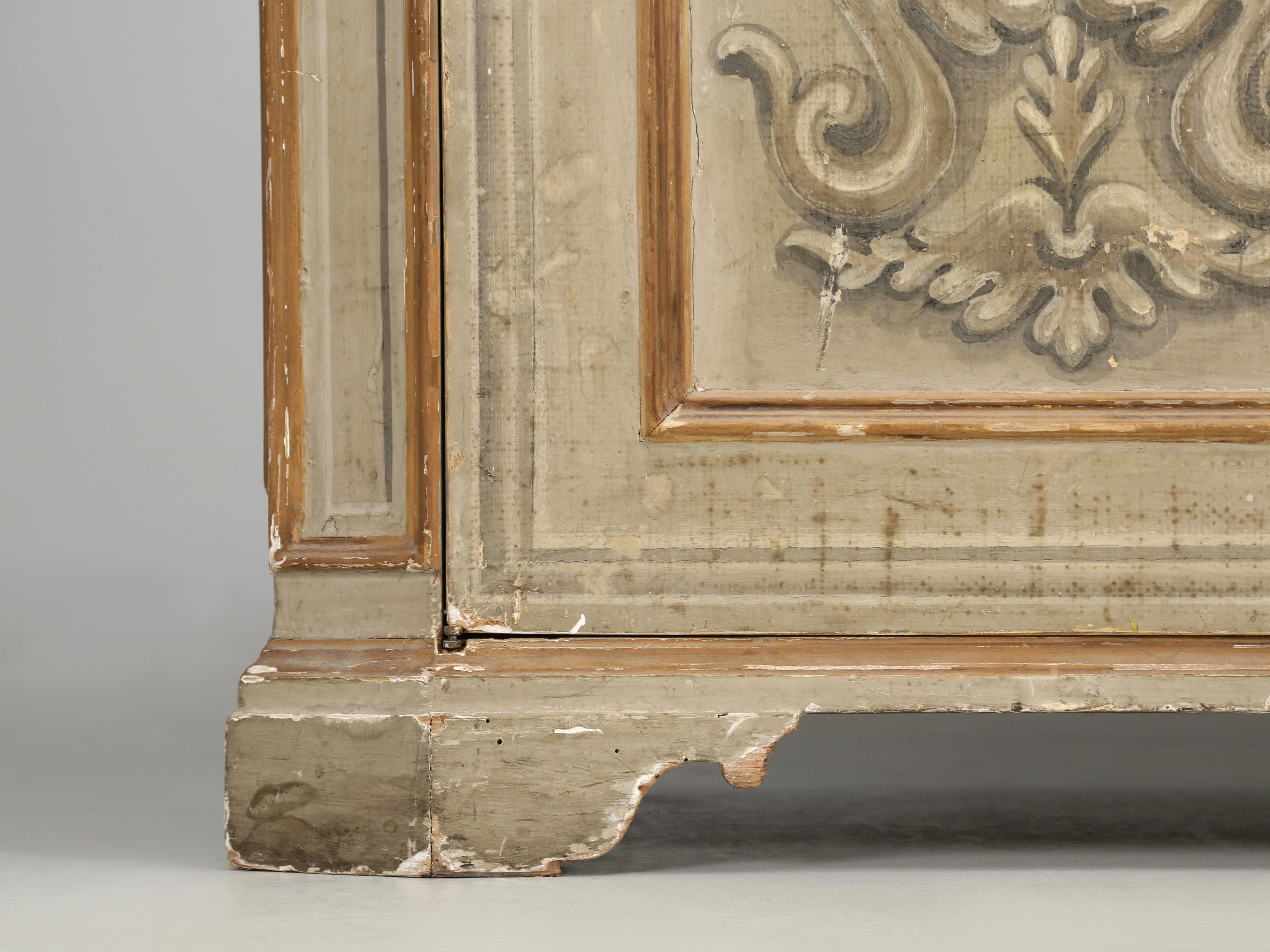 Antiguo Buffet Italiano de 3 Puertas Hermosa Pintura Original Sin Restaurar circa 1800's 11
