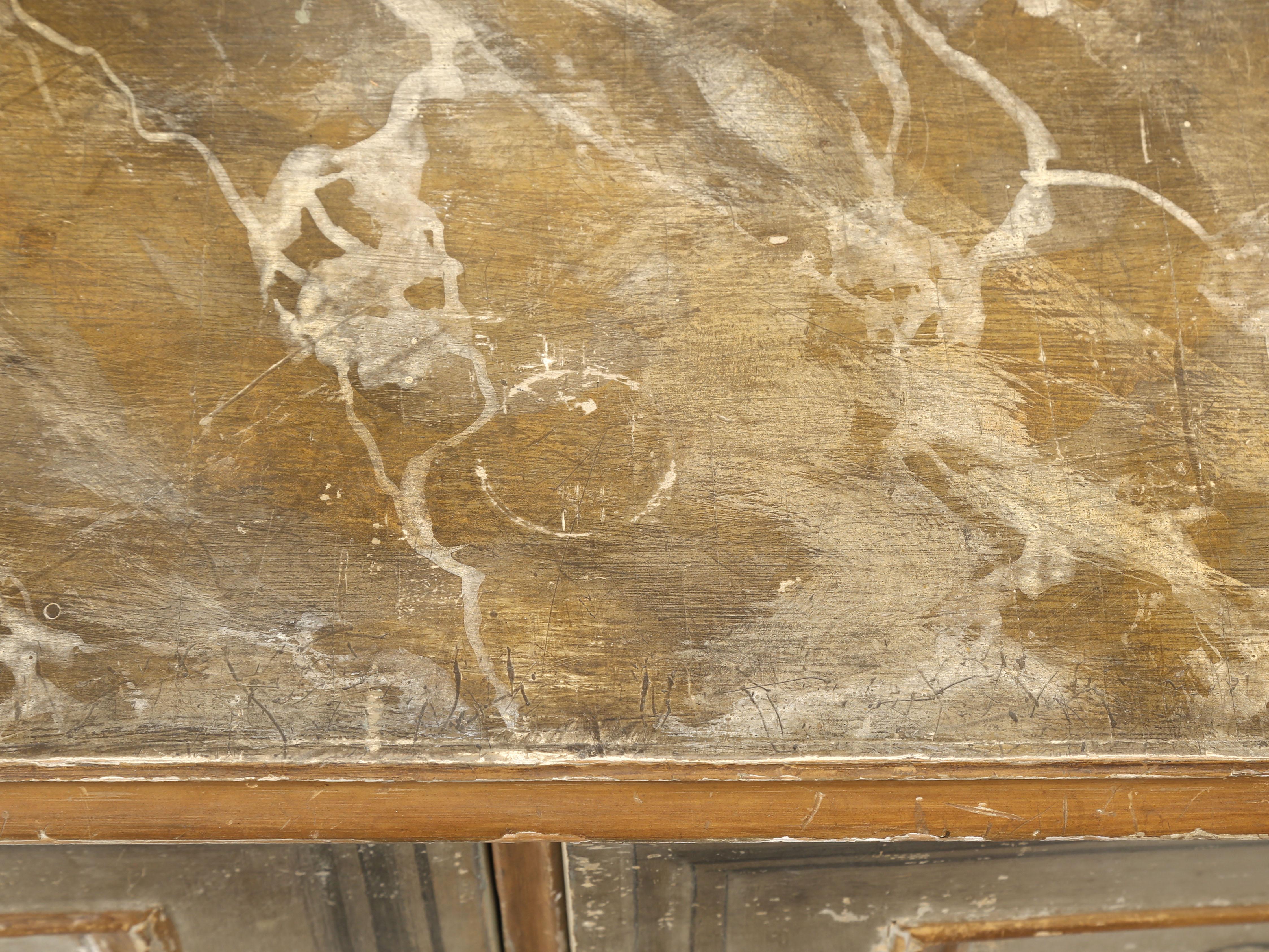 Antiguo Buffet Italiano de 3 Puertas Hermosa Pintura Original Sin Restaurar circa 1800's 1