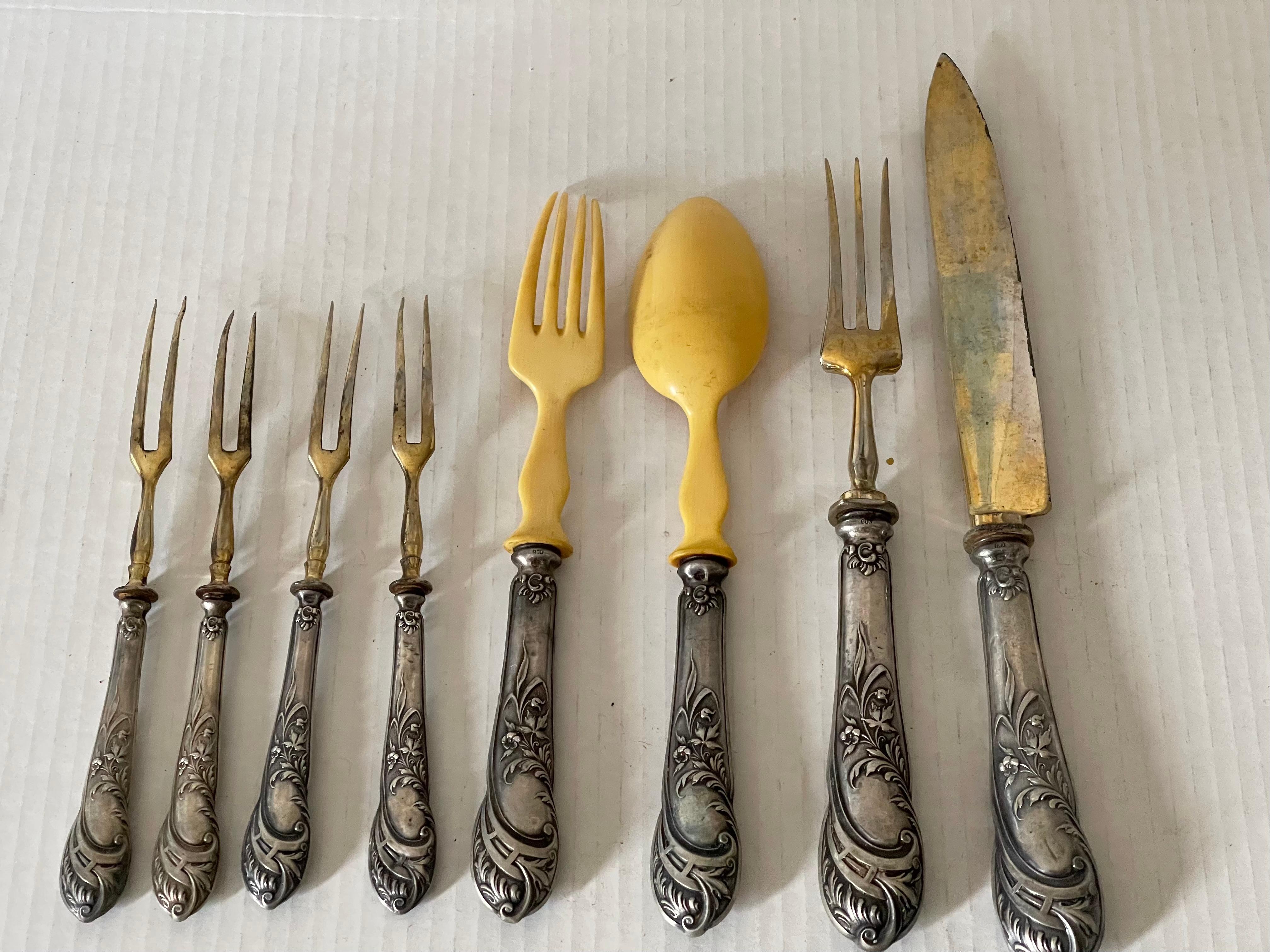 Italiano Antico set d'argento da intaglio 800 italiano, posate Art Carved in vendita