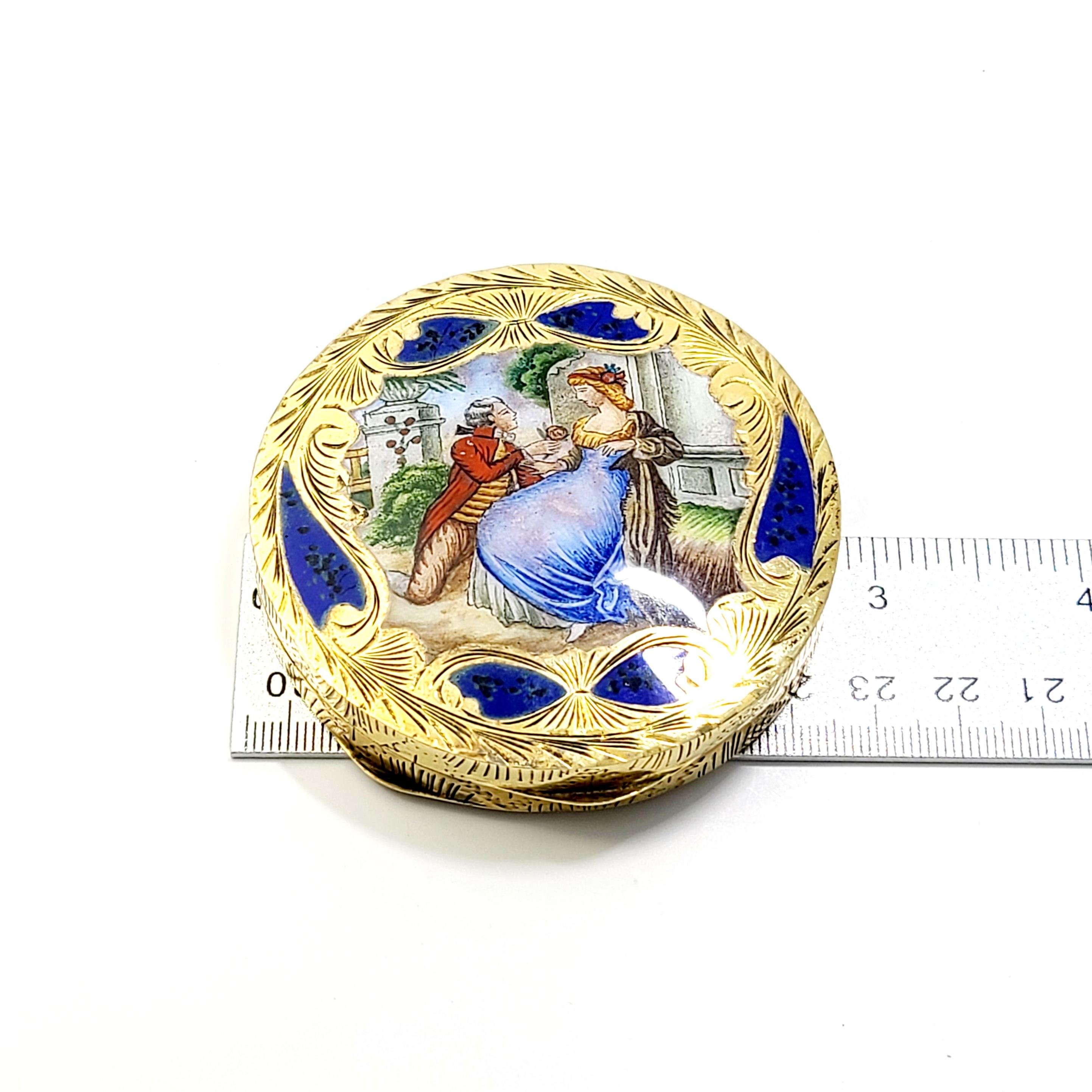 Antique Italian 800 Silver Gold Vermeil Hand Painted Enamel Round Compact For Sale 6