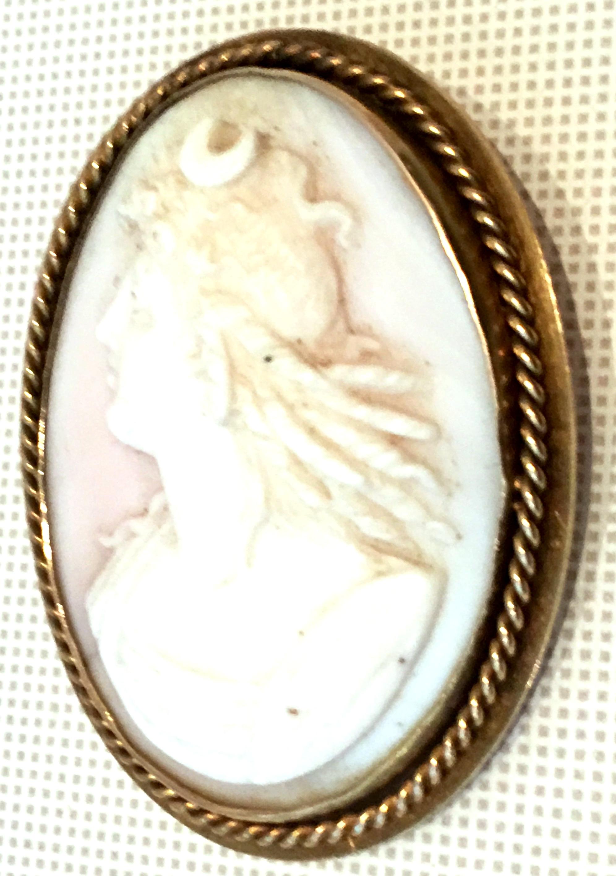 Victorian Antique Italian 9K Gold & Highly Carved Pink Shell Cameo Brooch For Sale