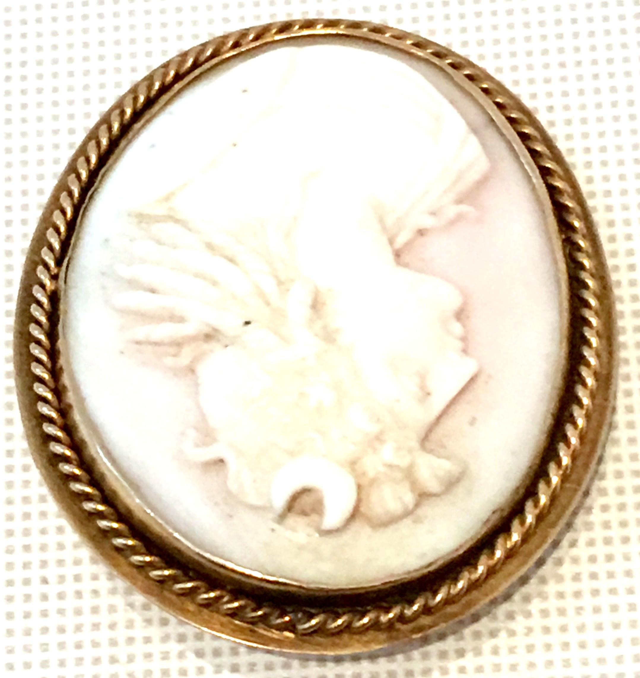Women's or Men's Antique Italian 9K Gold & Highly Carved Pink Shell Cameo Brooch For Sale