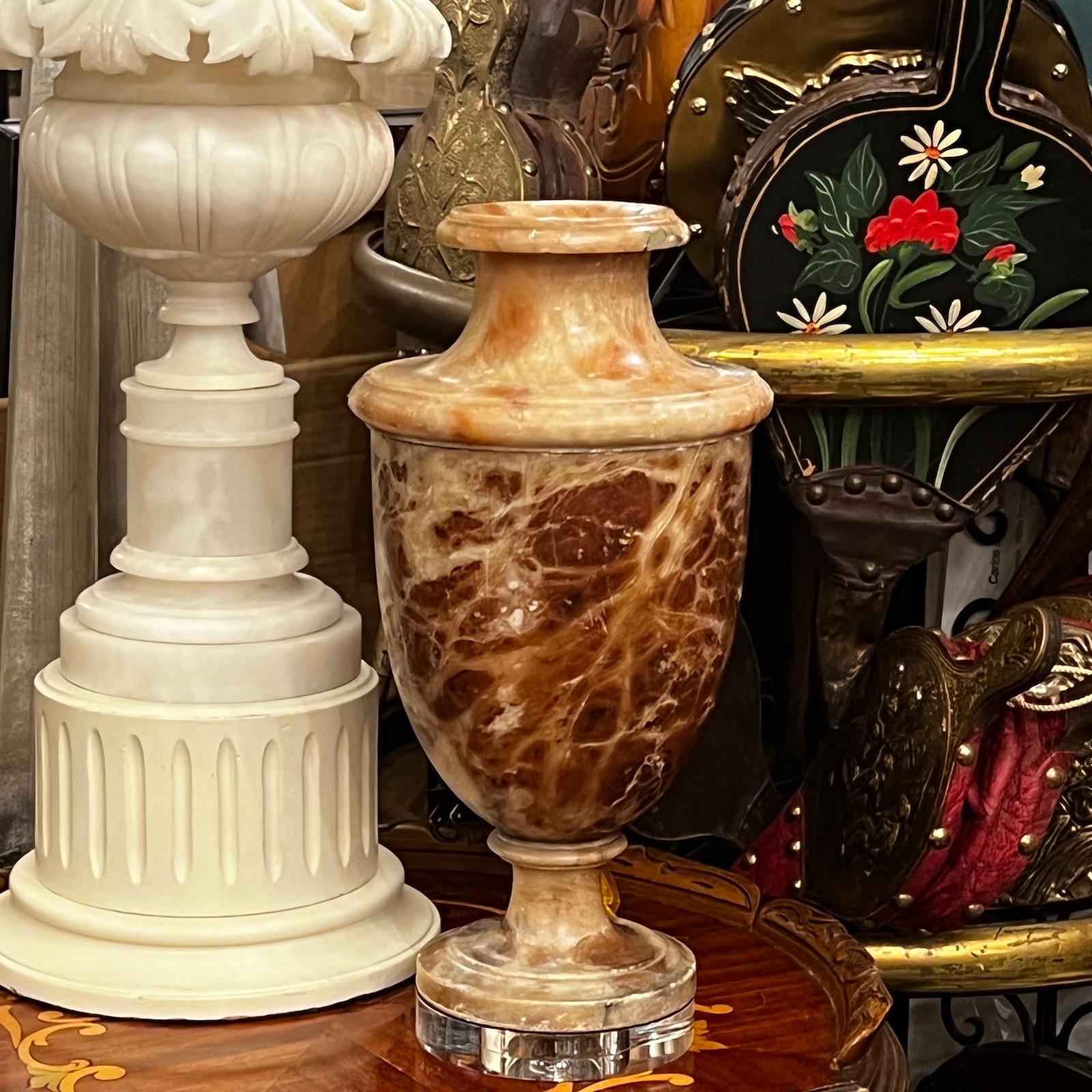 Début du 20ème siècle Lampe italienne d'antiquités en albâtre en vente