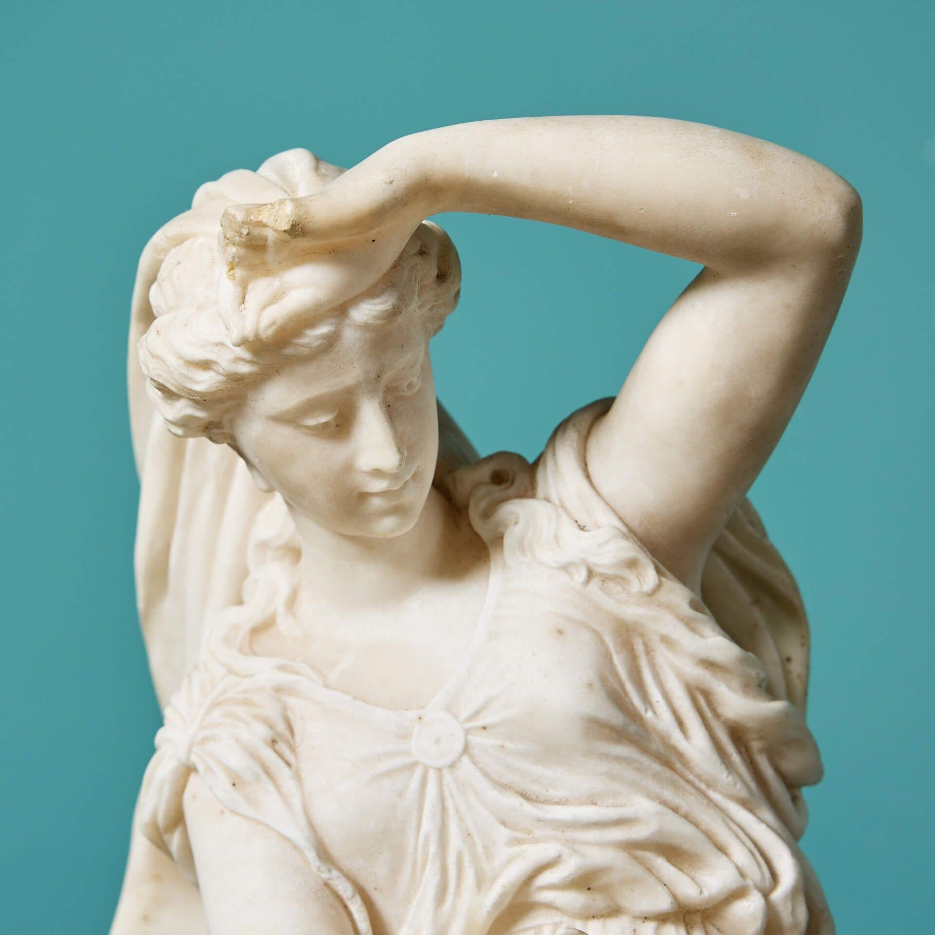 Antigua Escultura Italiana de Alabastro de Leda y el Cisne Neoclásico en venta