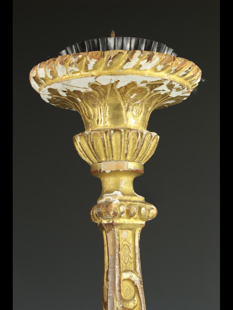 Antike italienische Altar Hand geschnitzt Giltwood Kerzenleuchter (19. Jahrhundert) im Angebot