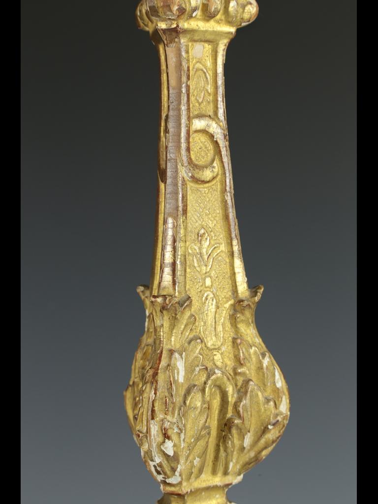 Antike italienische Altar Hand geschnitzt Giltwood Kerzenleuchter im Angebot 1