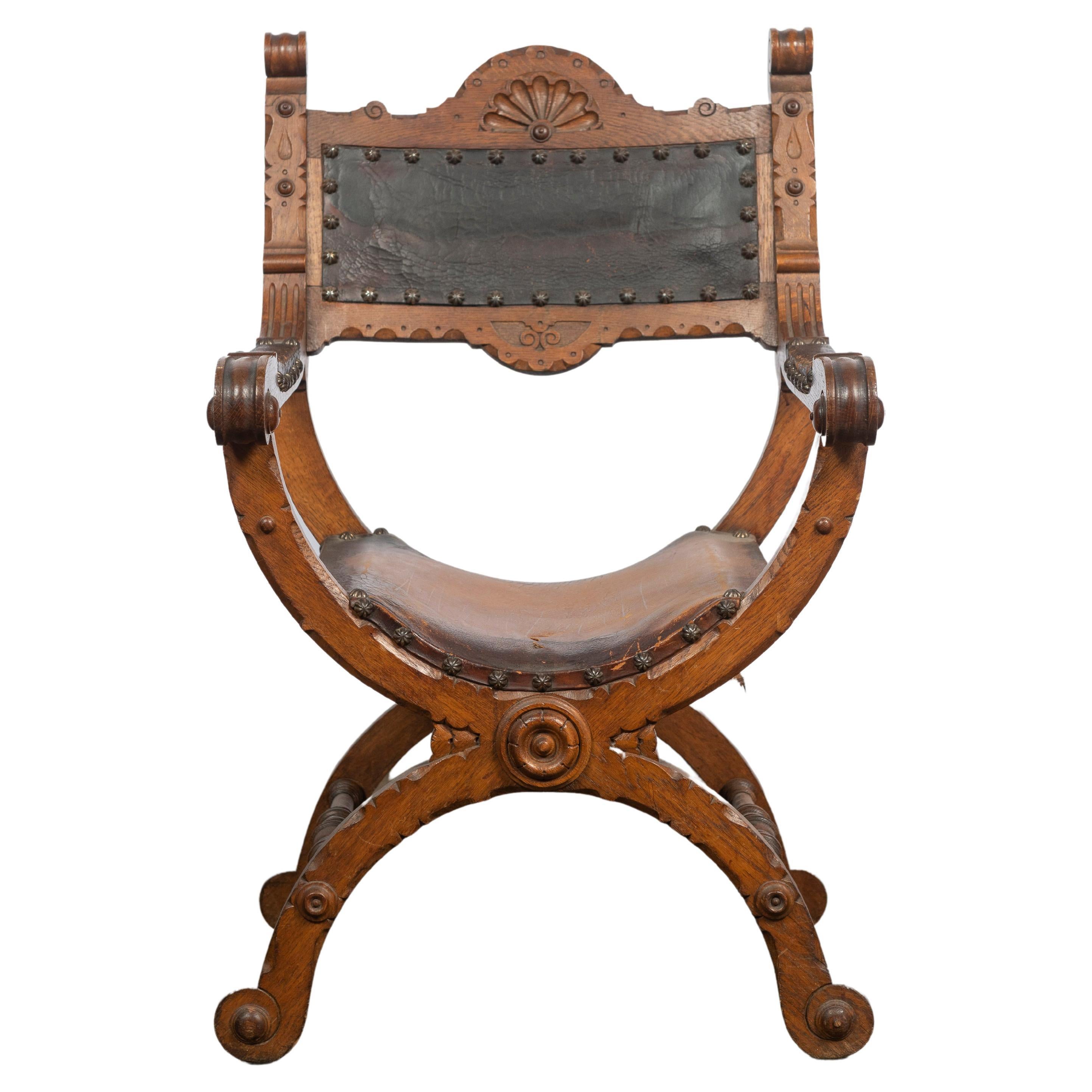 Antique Italian Armchair in Carved Wood and Leather For Sale