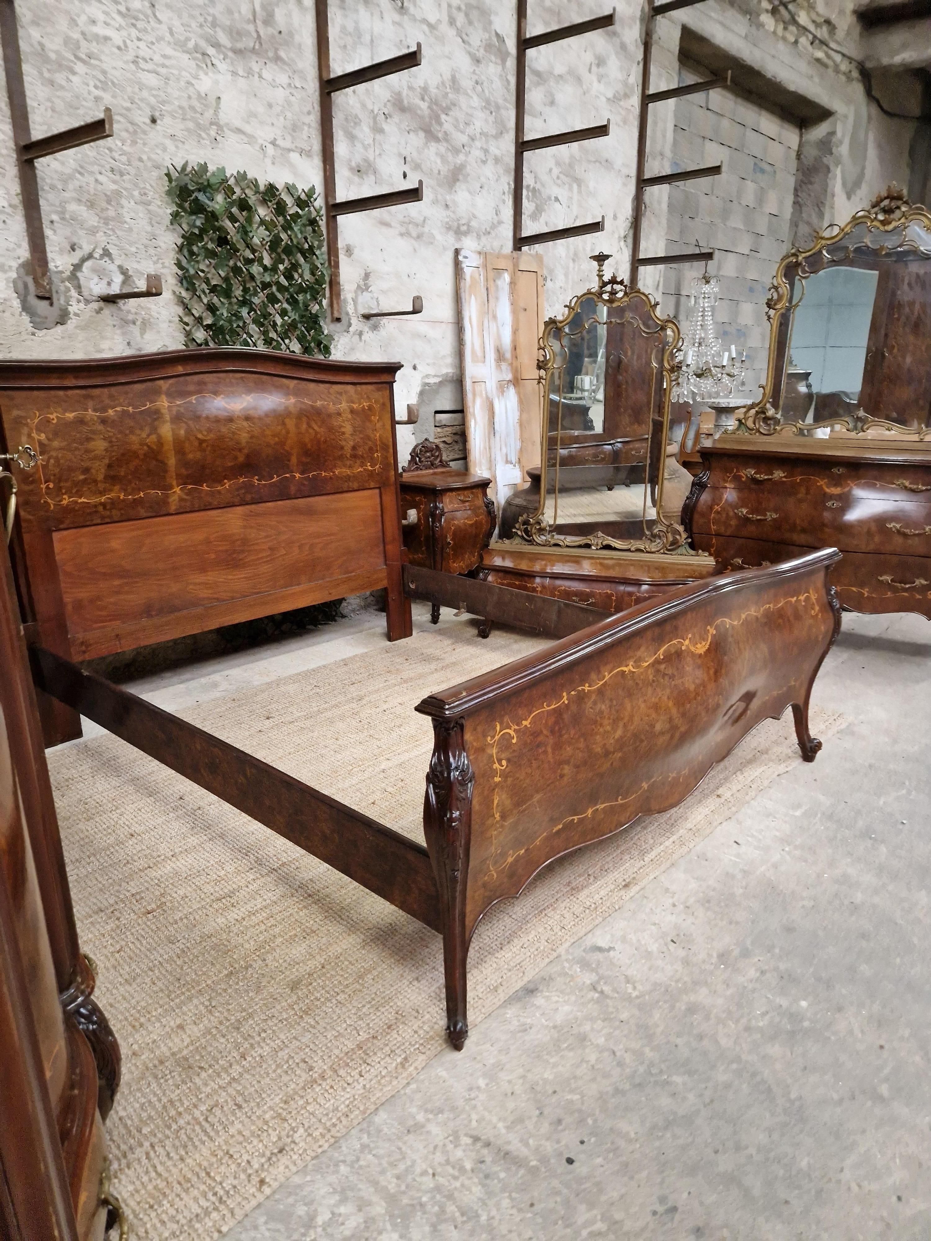 Antigua Cama Barroca Italiana Estilo Bombe siglo XX