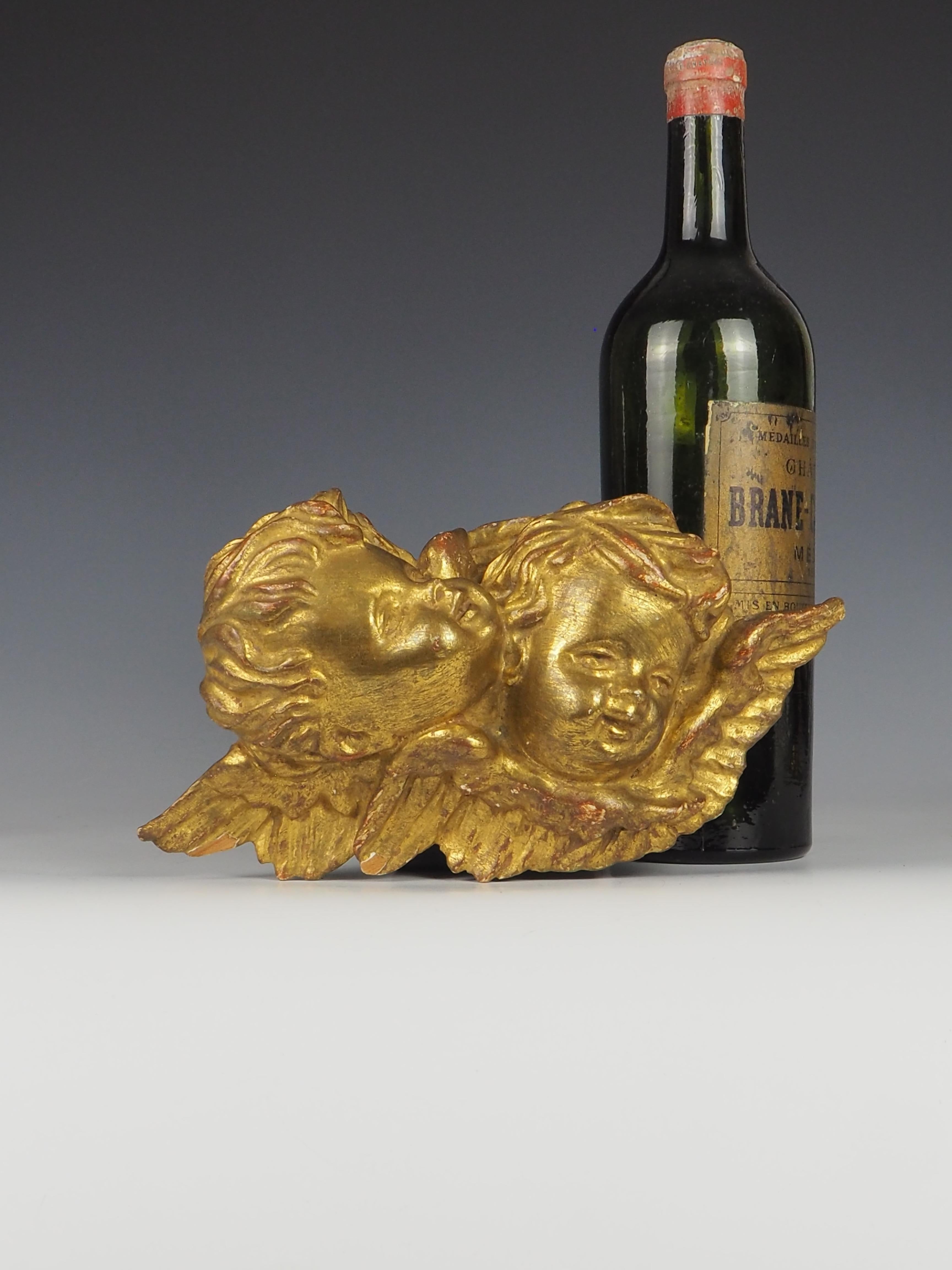 Antique Italian Baroque Carved Giltwood Twin Cherub / Putti (19th Century) In Good Condition For Sale In Lincoln, GB