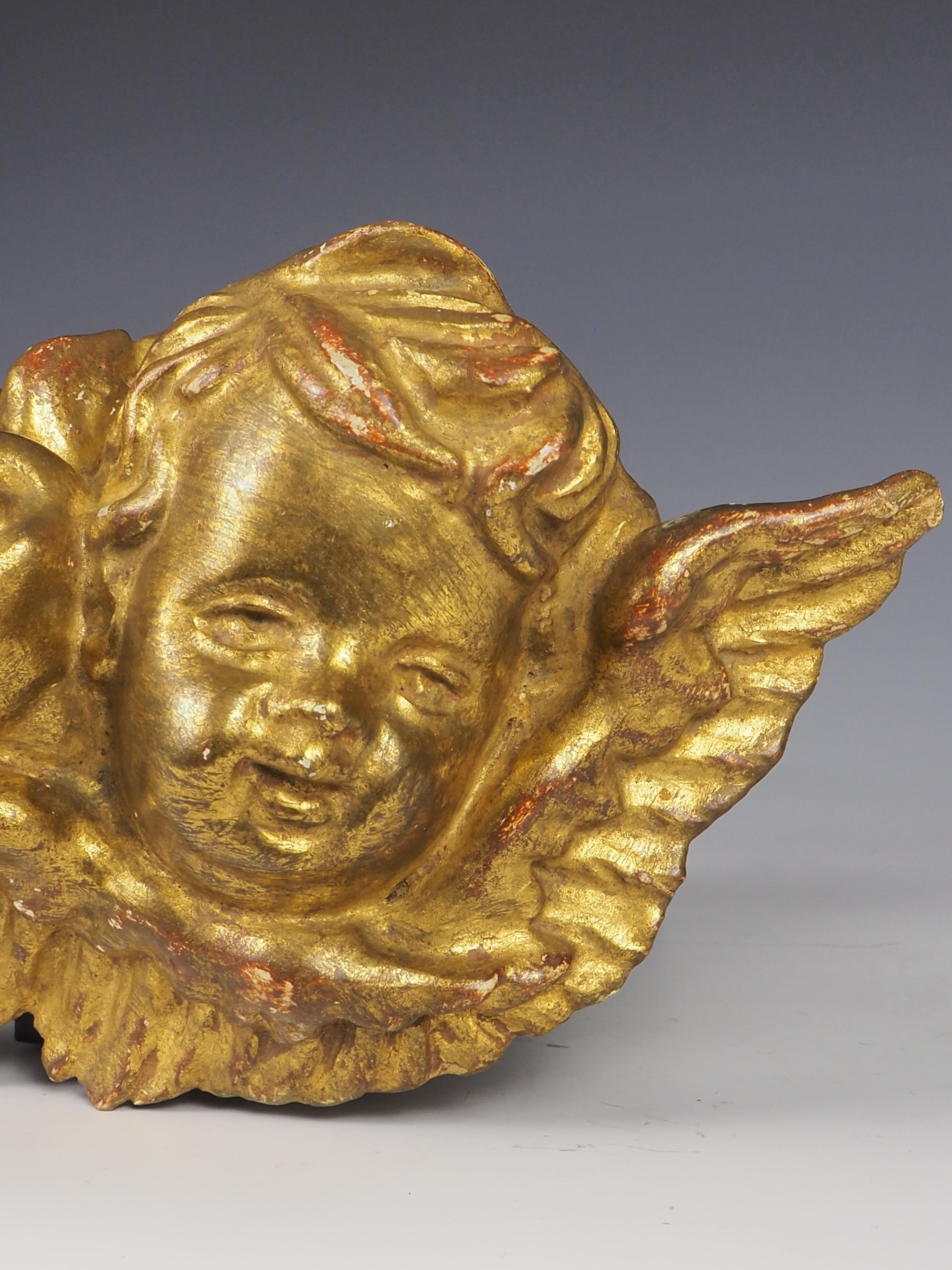 Antique Italian Baroque Carved Giltwood Twin Cherub / Putti (19th Century) For Sale 2