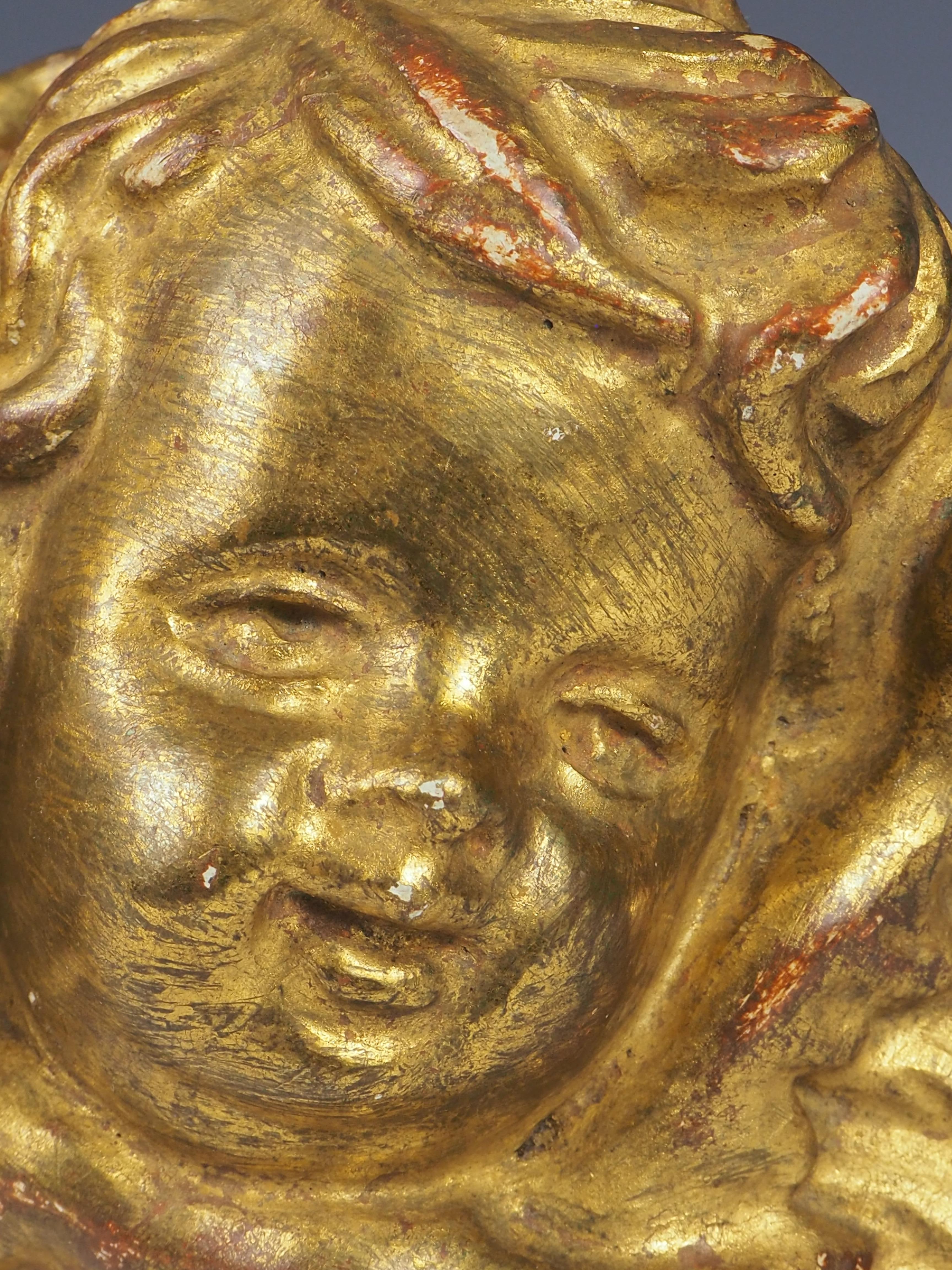 Antique Italian Baroque Carved Giltwood Twin Cherub / Putti (19th Century) For Sale 3
