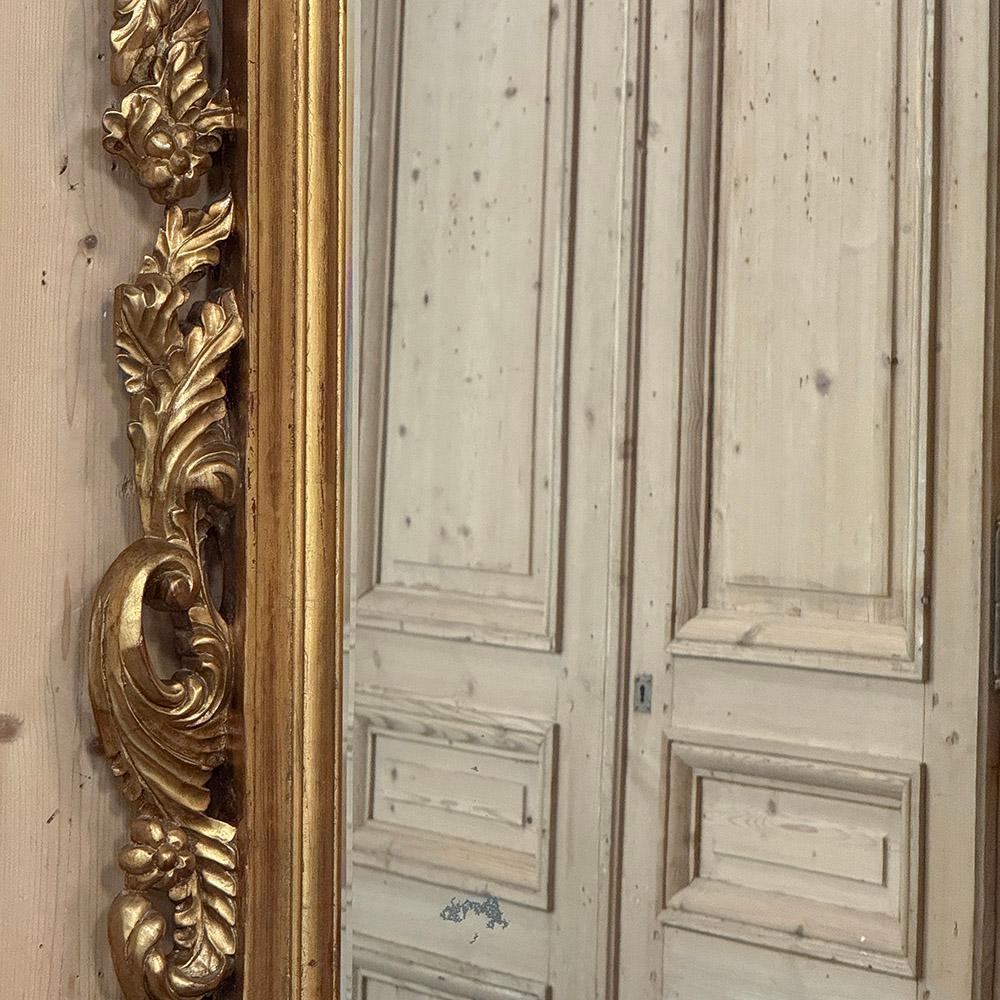 Antique Italian Baroque Carved Giltwood Wall Mirror For Sale 5