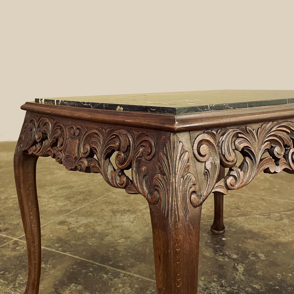 Table basse baroque italienne ancienne en bois fruitier avec plateau en marbre en vente 2