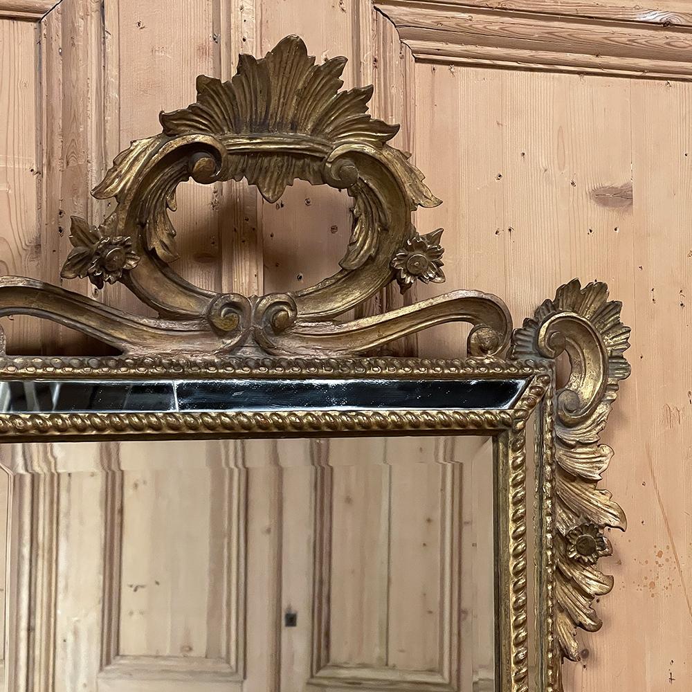 20ième siècle Miroir baroque italien ancien en bois doré en vente
